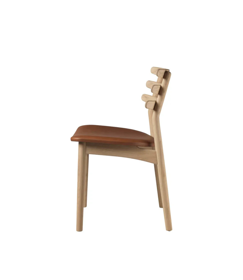 FDB Møbler J48 - Chair Leather Cognac in solid oak (chair leather cognac), designed by Poul M. Volther