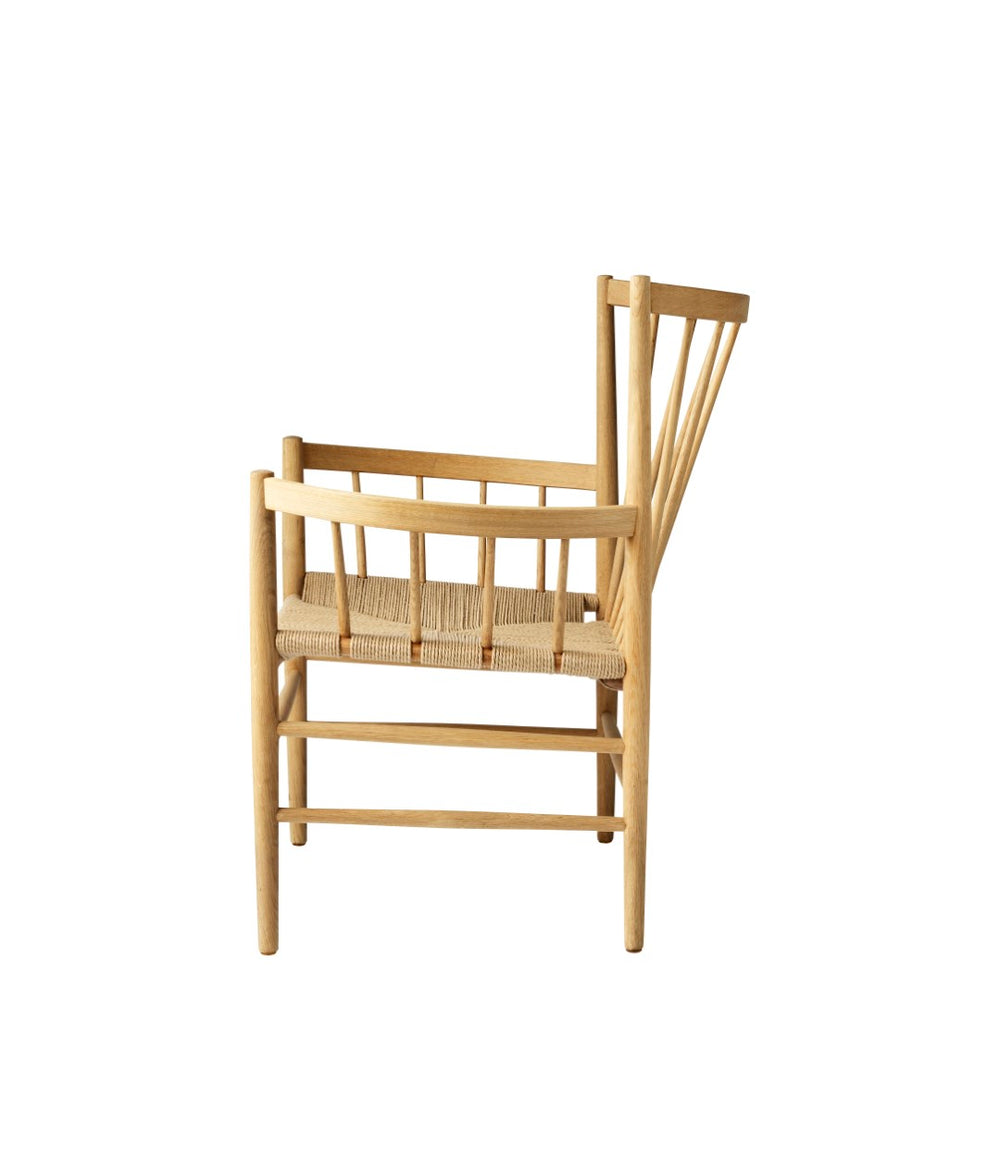 J82 Lounge Chair - Natural Oak