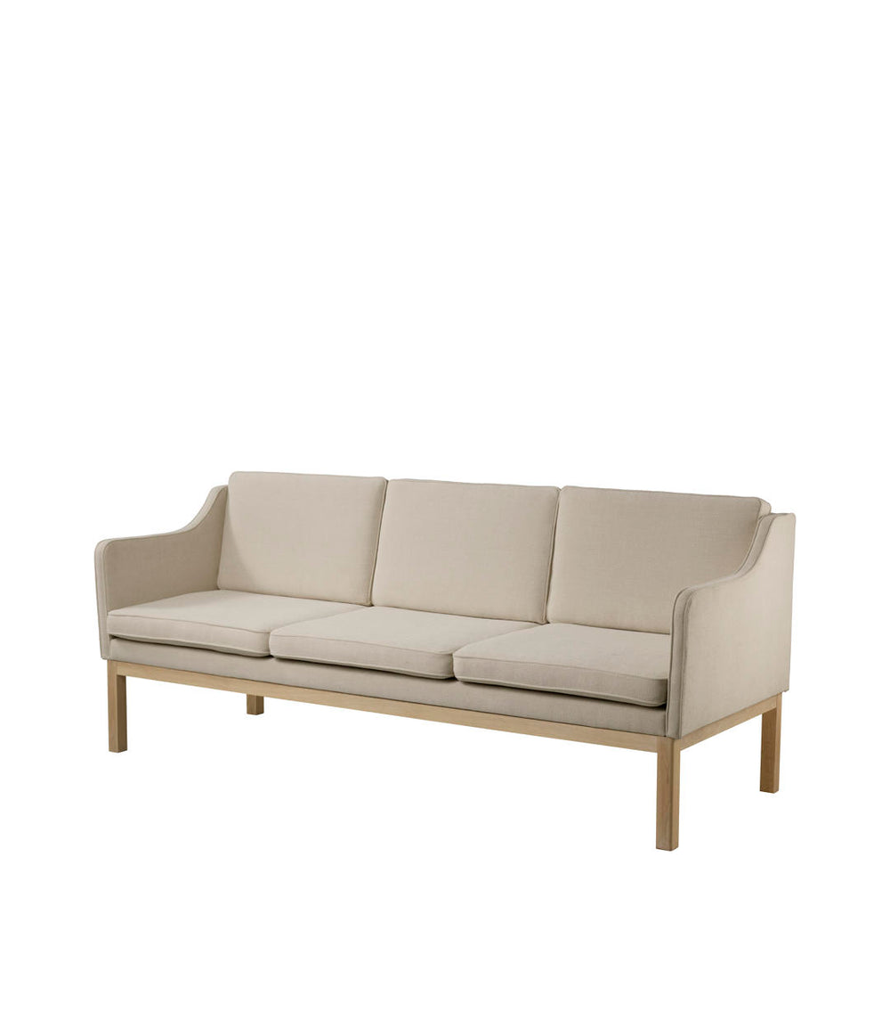 FDB Møbler MK46 Mogens Koch 3-Person couch in solid oak (beige), designed by Mogens Koch