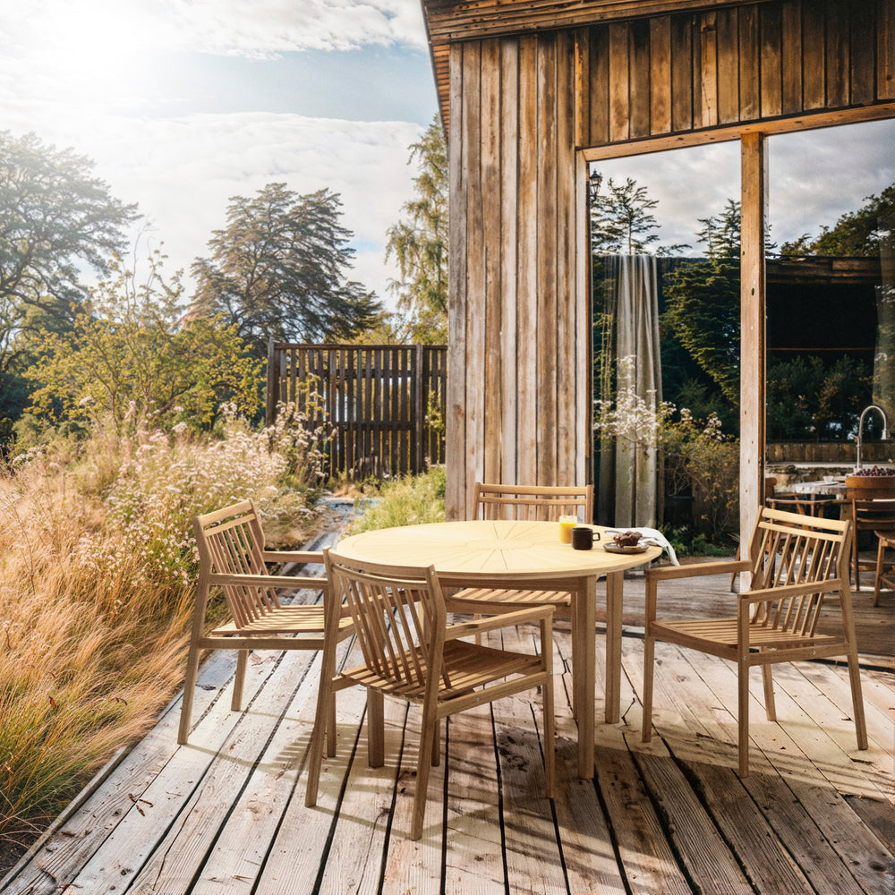 FDB Møbler Sammen Round garden table in solid oak, designed by Thomas Alken