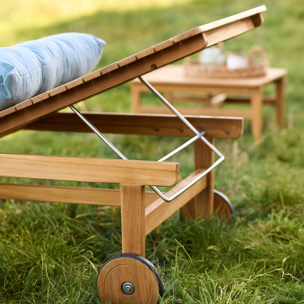 FDB Møbler Sammen Sun Lounger in natural, designed by Thomas Alken