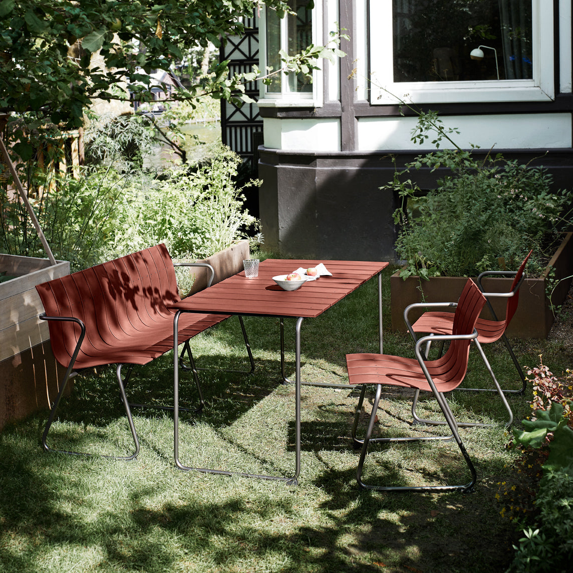 Mater Ocean Collection in all five colors, slats of recycled plastic waste