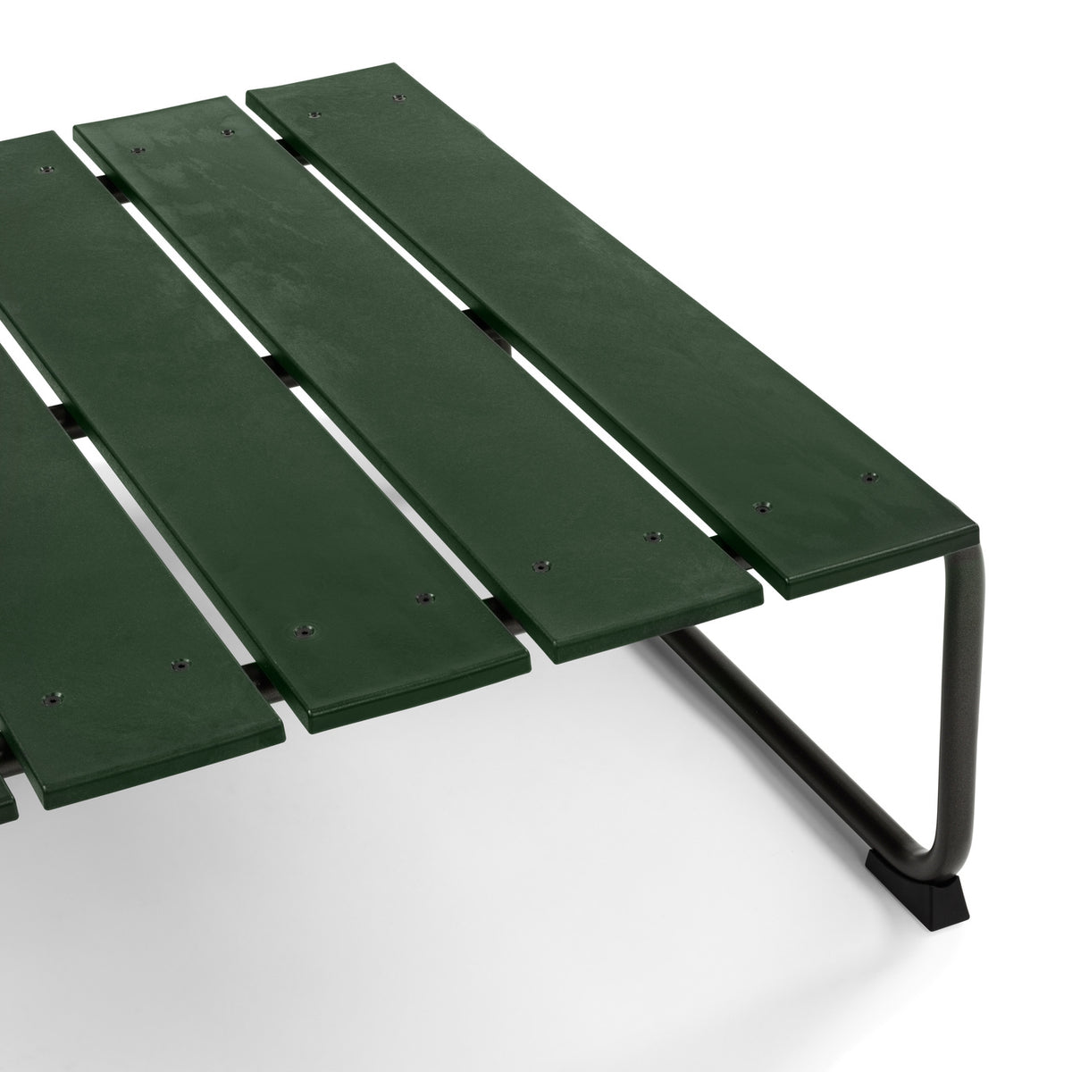 Detail of Mater Ocean Lounge Table showing slats of recycled pharma plastic waste