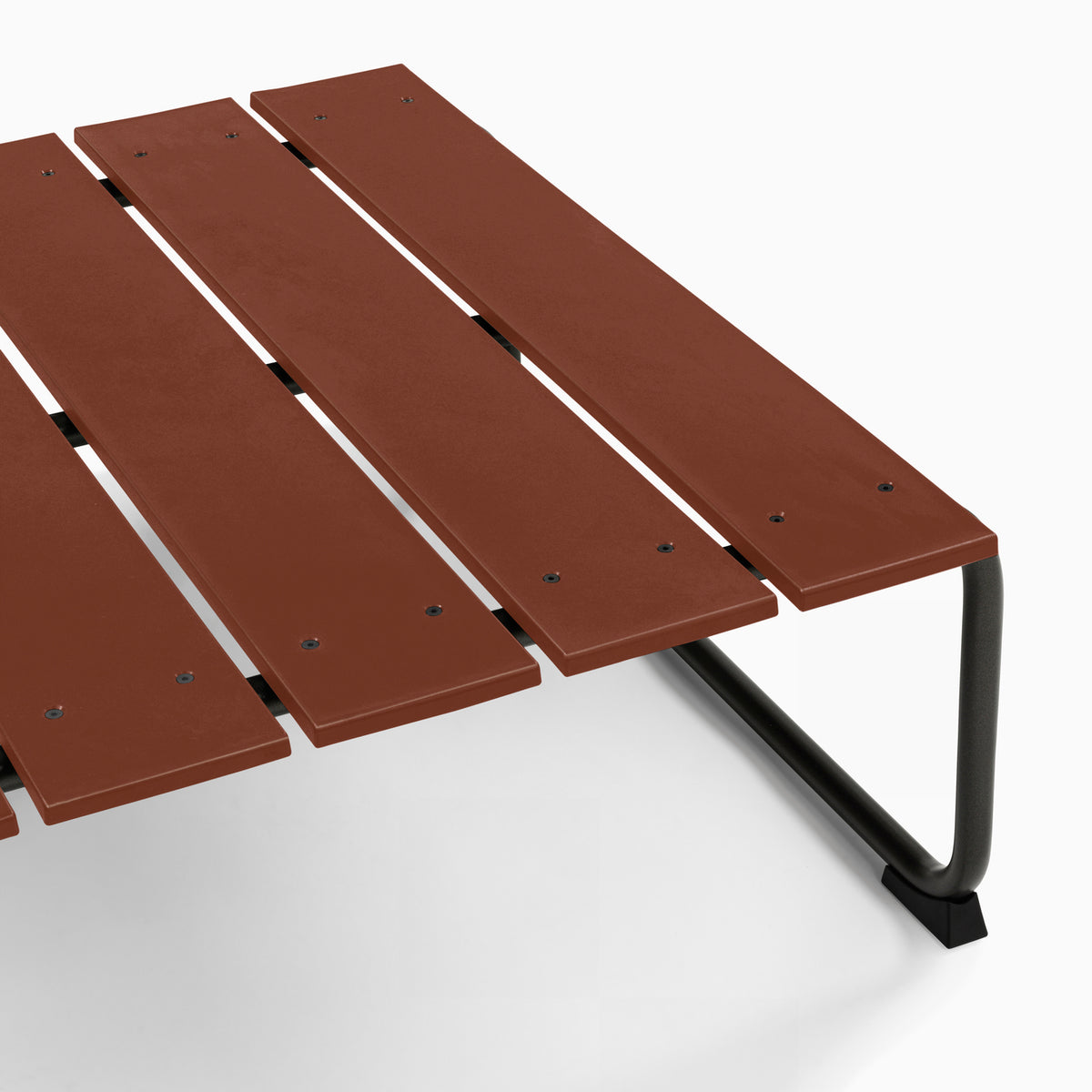 Detail of Mater Ocean Lounge Table showing slats of recycled post-consumer e-waste plastic