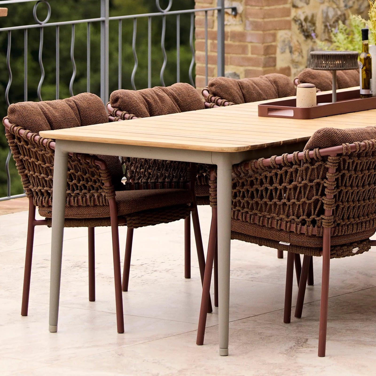 Core Dining Table