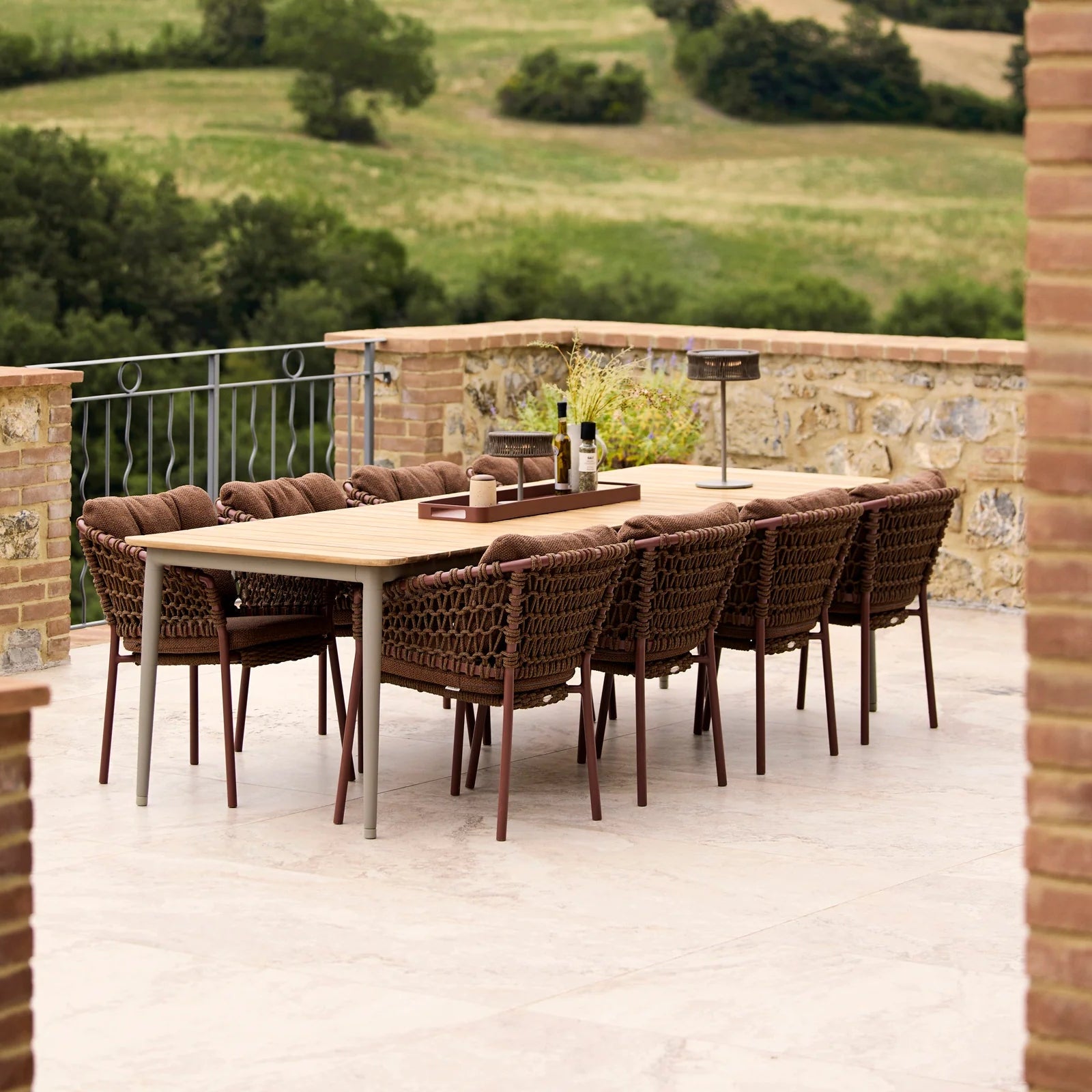 Core Dining Table
