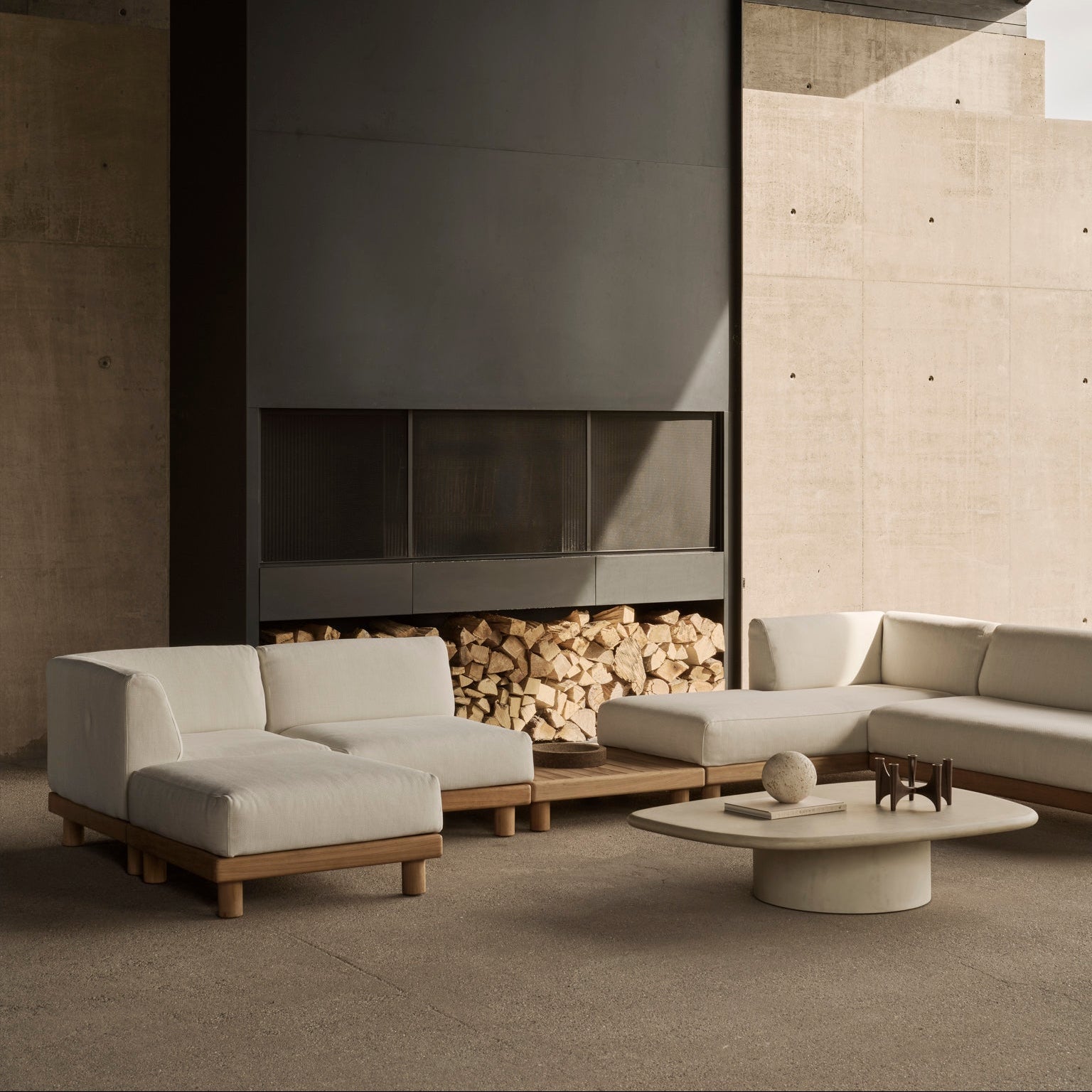 Monocle Outdoor Footstool