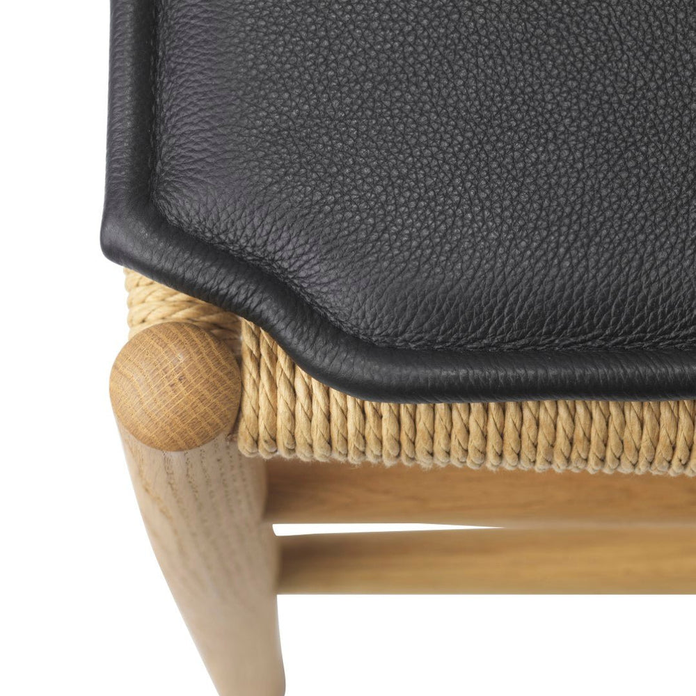 FDB Møbler Nøje Seat cushion in black-stained leather