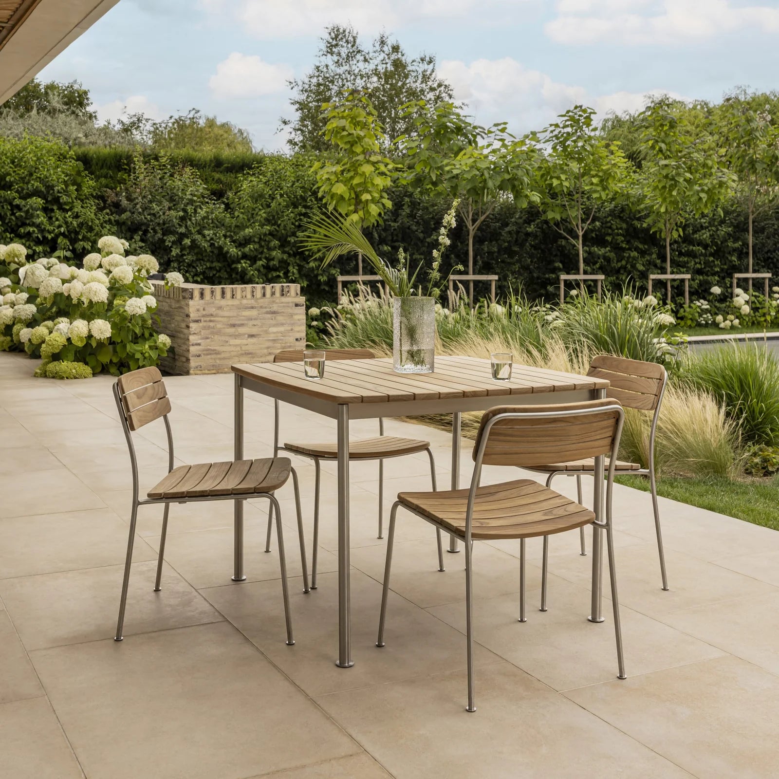 Solas Square Table