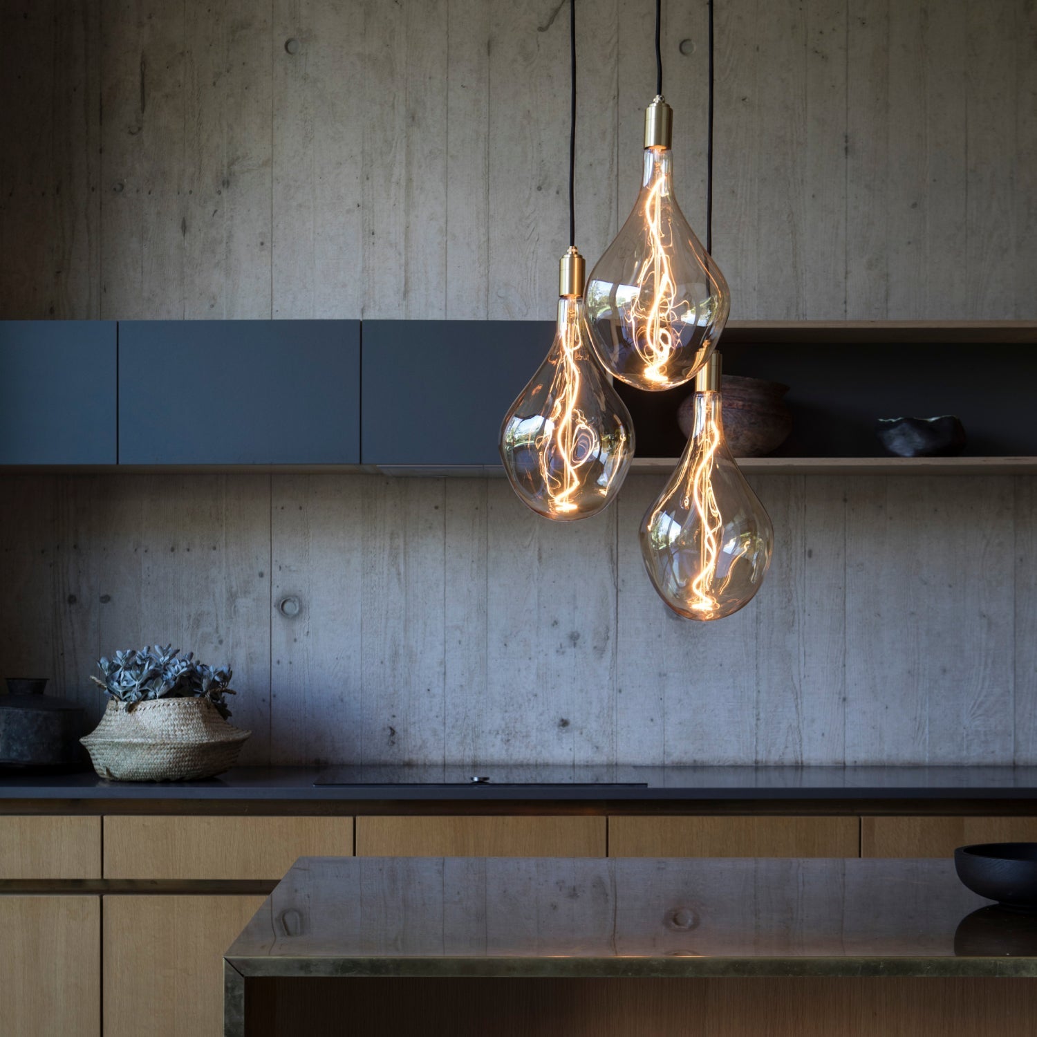 Tala Triple Pendant in Brass with Voronoi III bulbs