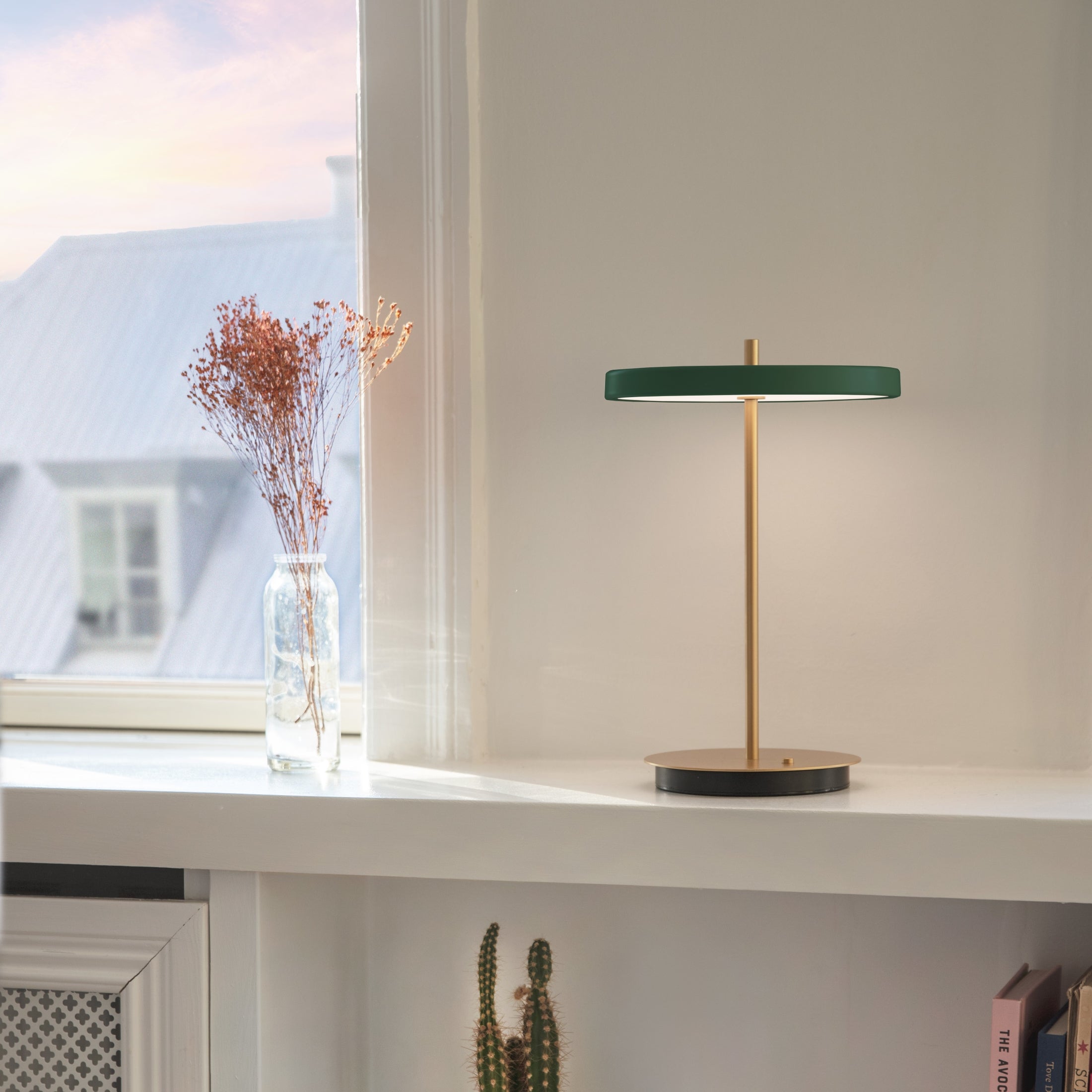 UMAGE Asteria Move Portable Lamp