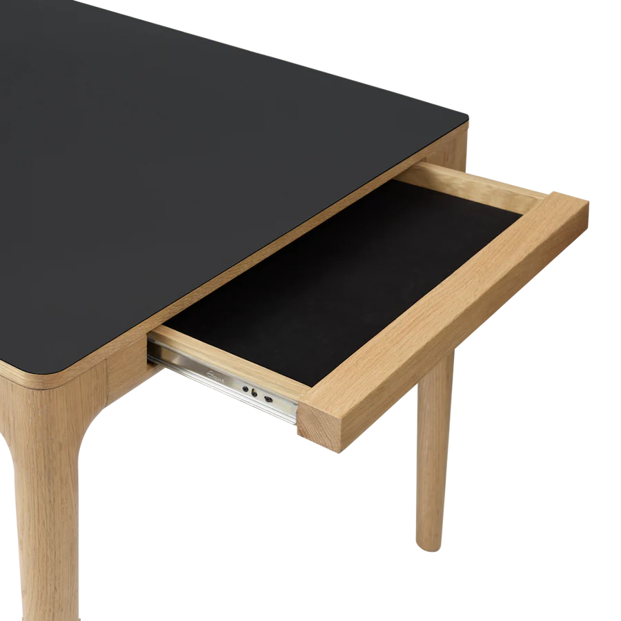UMAGE Heart'n'Soul Dining Table