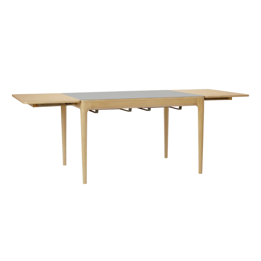 UMAGE Heart'n'Soul Dining Table