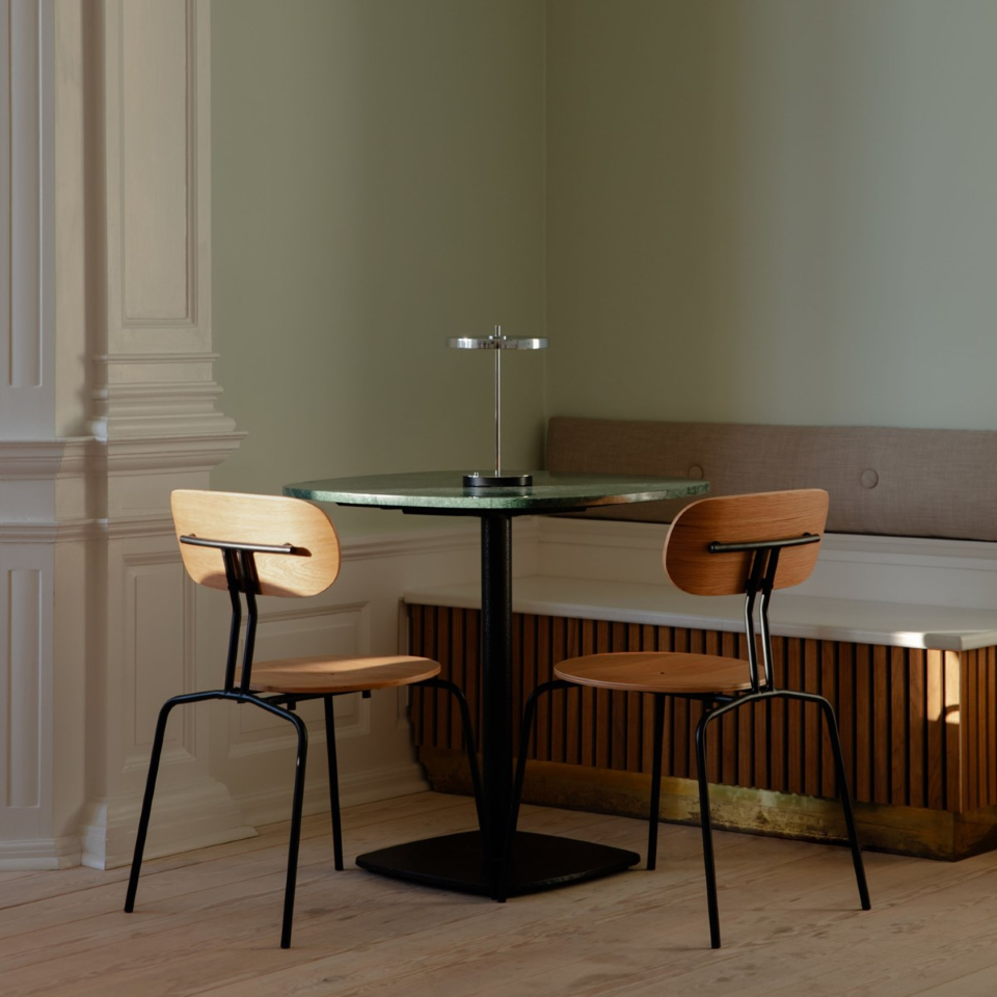 UMAGE Asteria Move Monochrome Portable Lamp