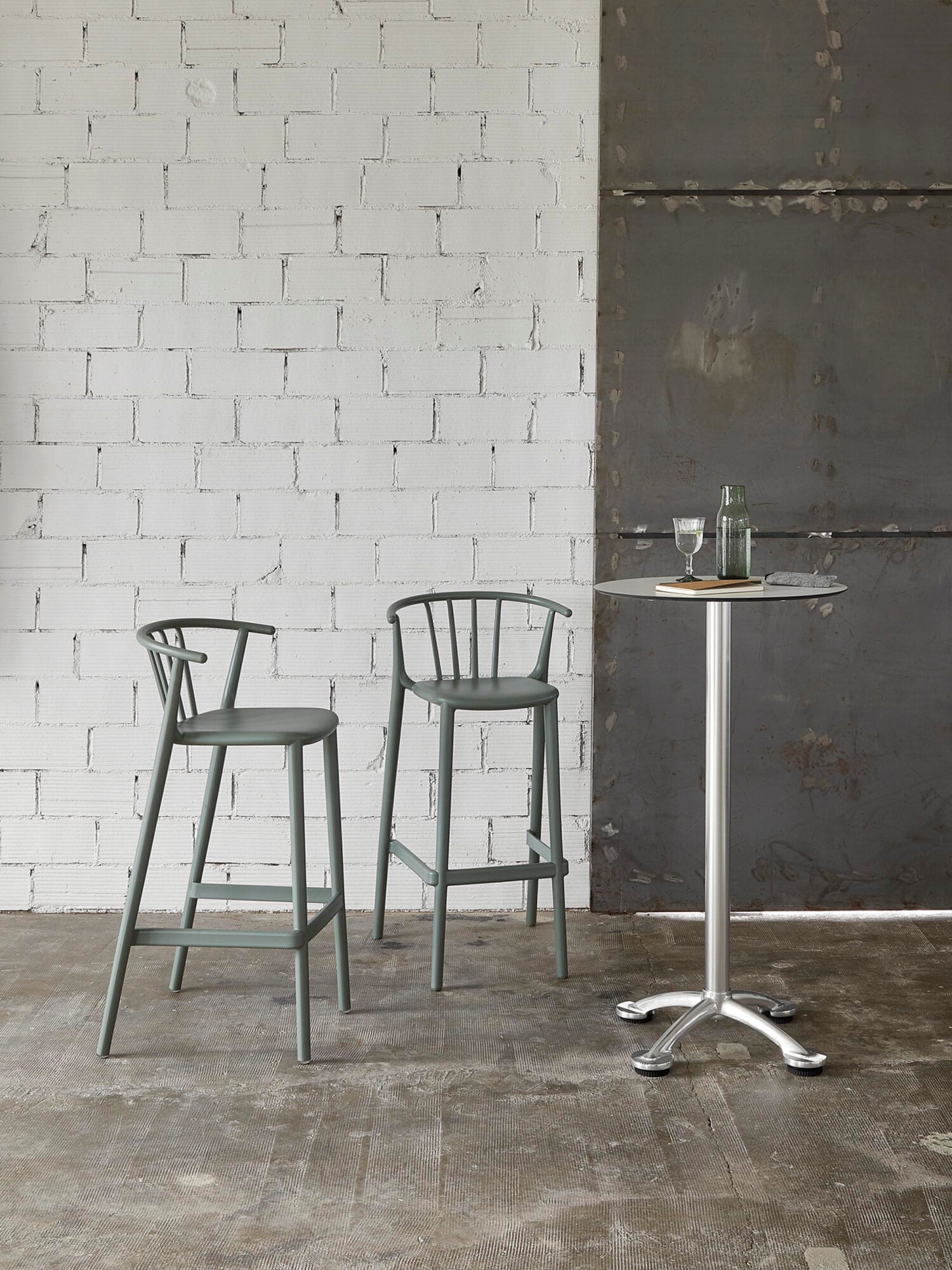 Woody Bar Stool (Set of 4)