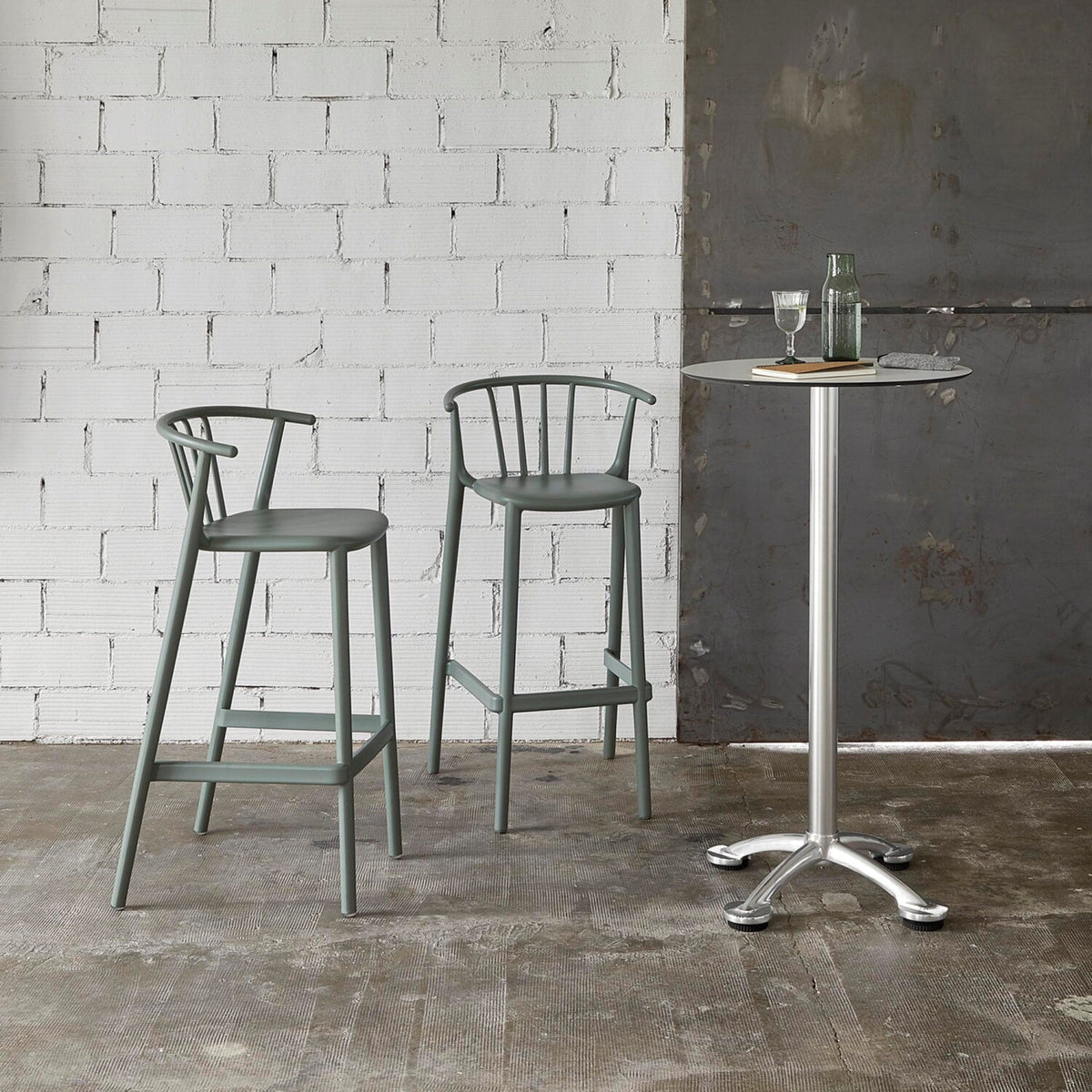 Resol Woody Bar Stool (Set of 4)
