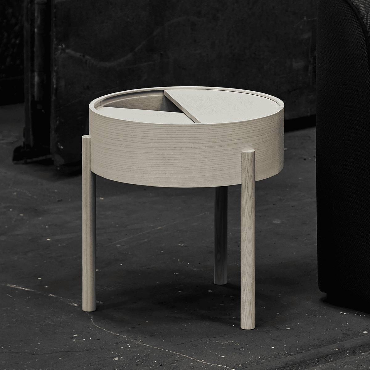 WOUD Arc Side Table in FSC-certified solid oak designed by Hans-Christian Bauer, Danish design