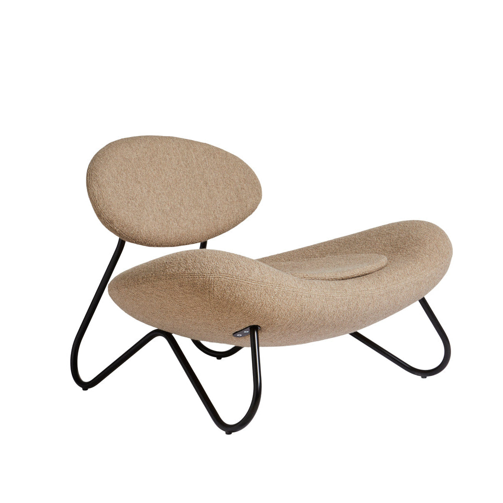 WOUD Meadow Lounge Chair in beige Barnum fabric on a black steel frame, designed by Finn Hvidberg Nielsen