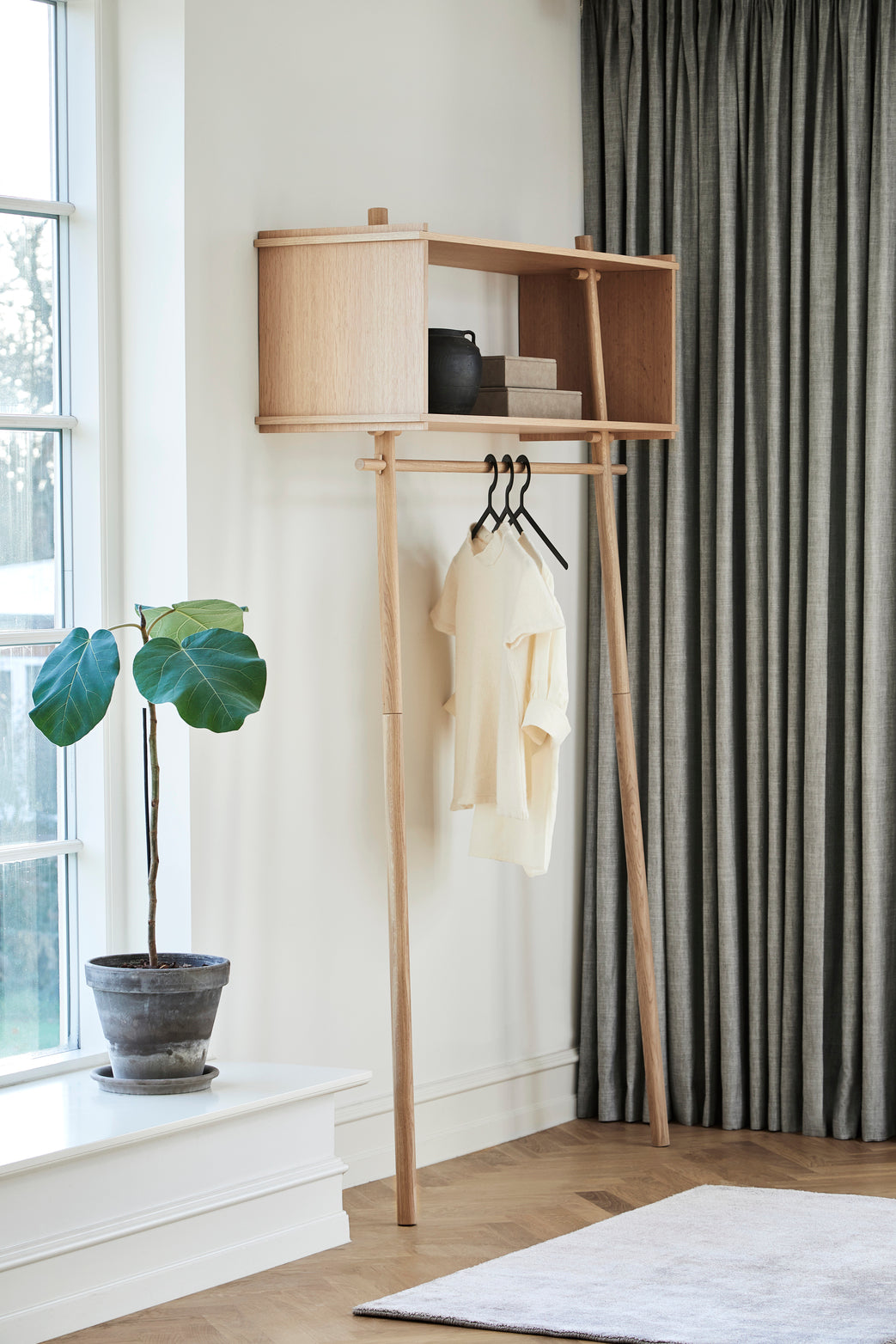 WOUD Illusion Hanger lifestyle image