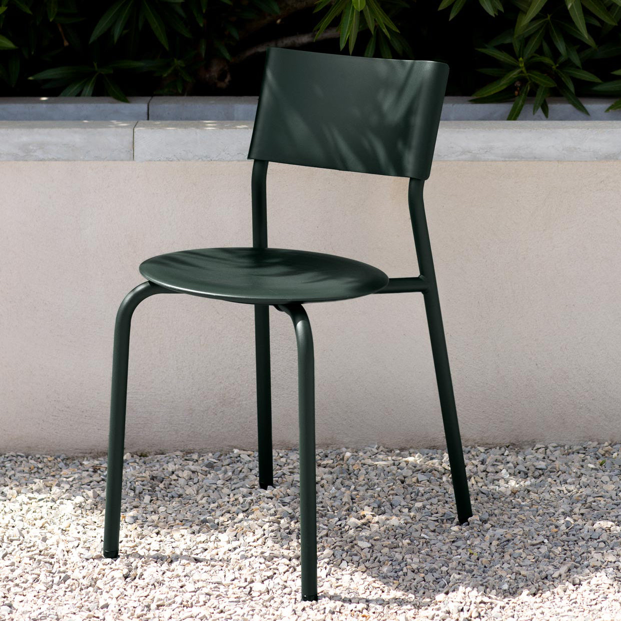 Tiptoe MIDI SSDr Outdoor Chair lifestyle photograph