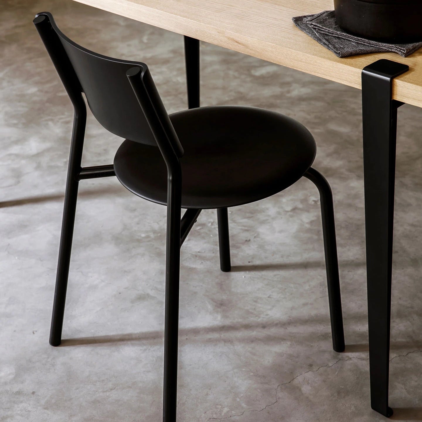 Tiptoe SSDr Recycled Plastic Dining Chair
