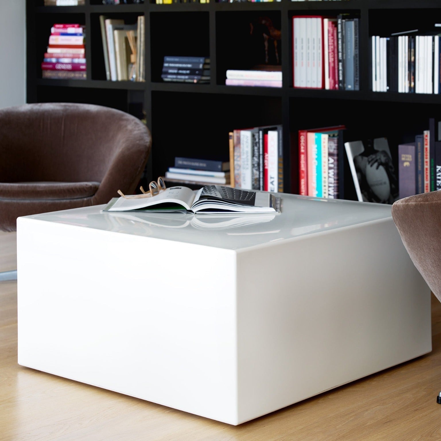Heller Float in White, recyclable polyethylene
