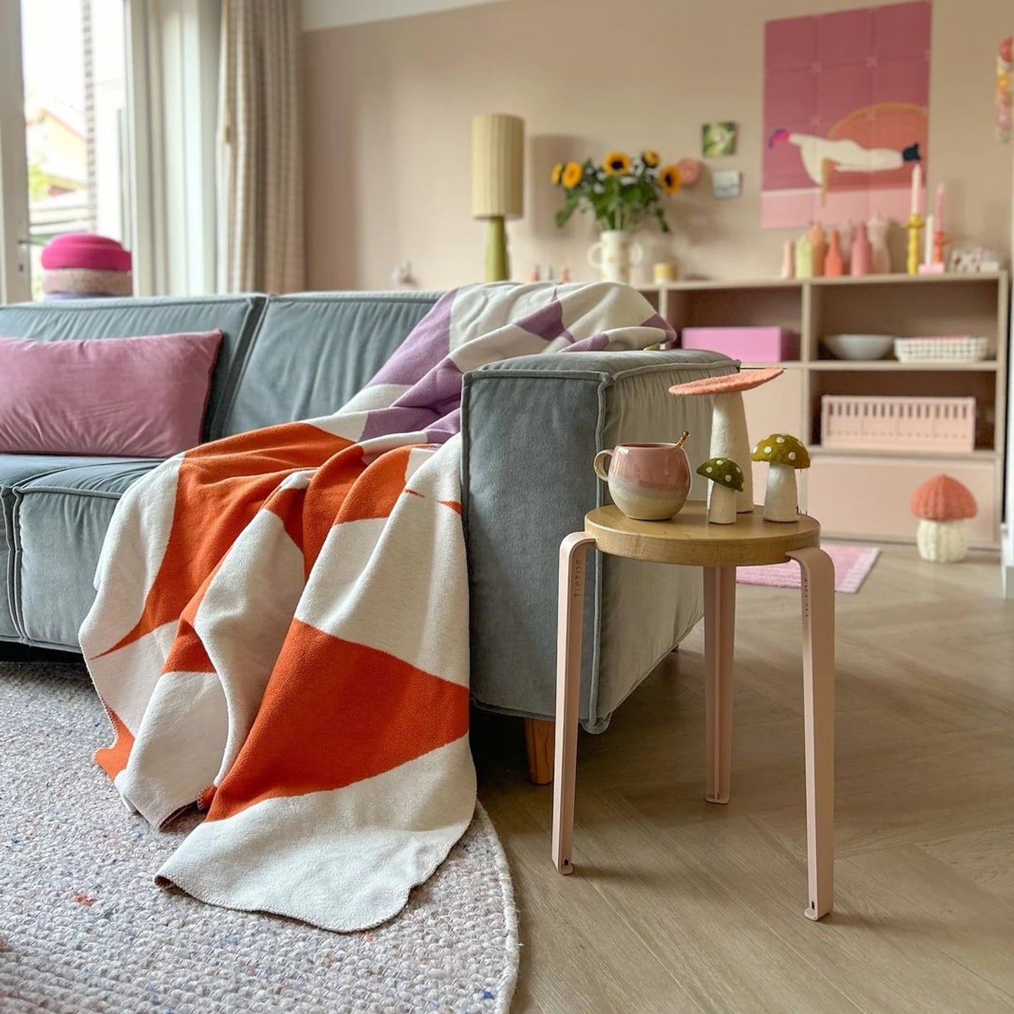 Tiptoe LOU Stool