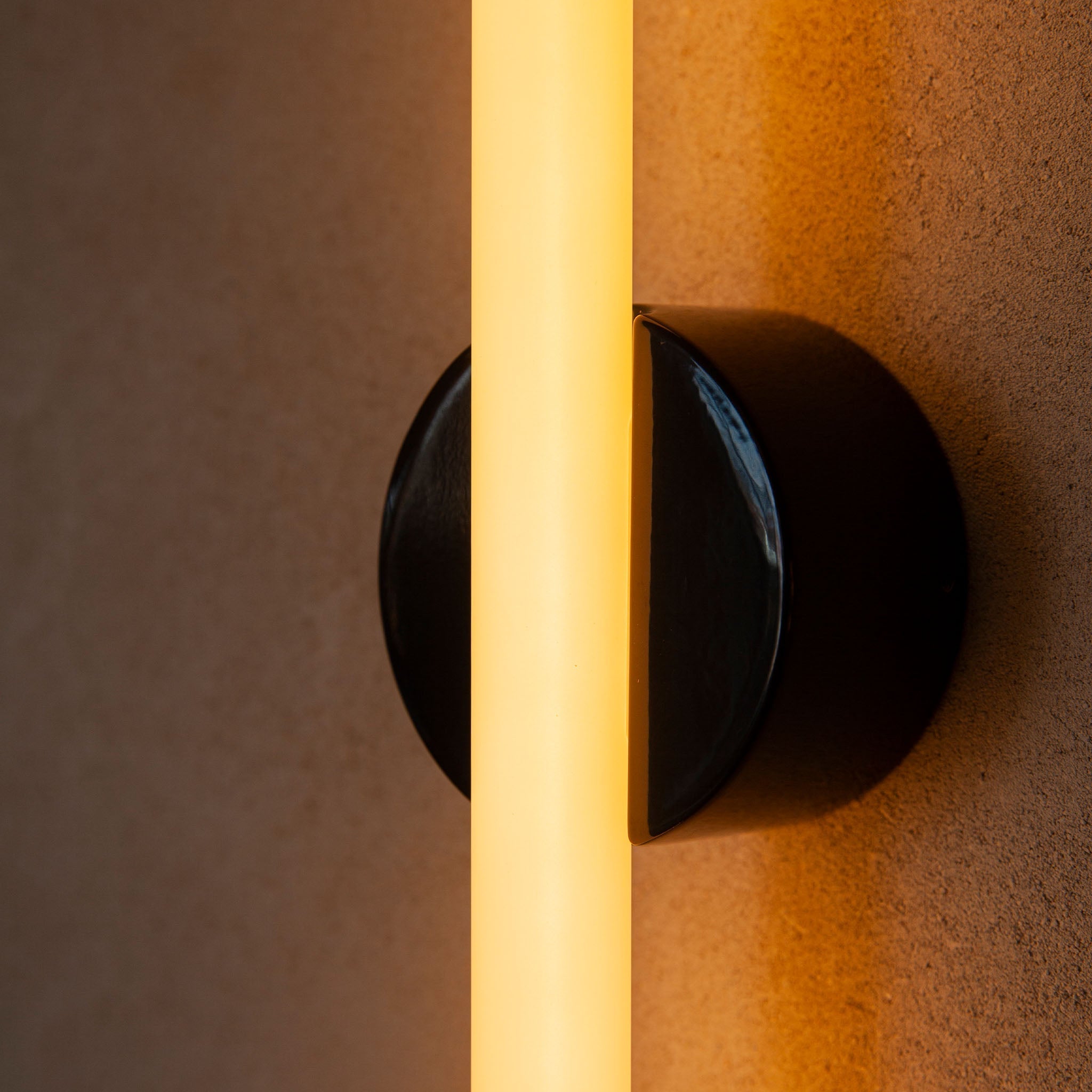 Kilter 1.0 Sconce in Dark Grey, 2200K S14d bulb detail