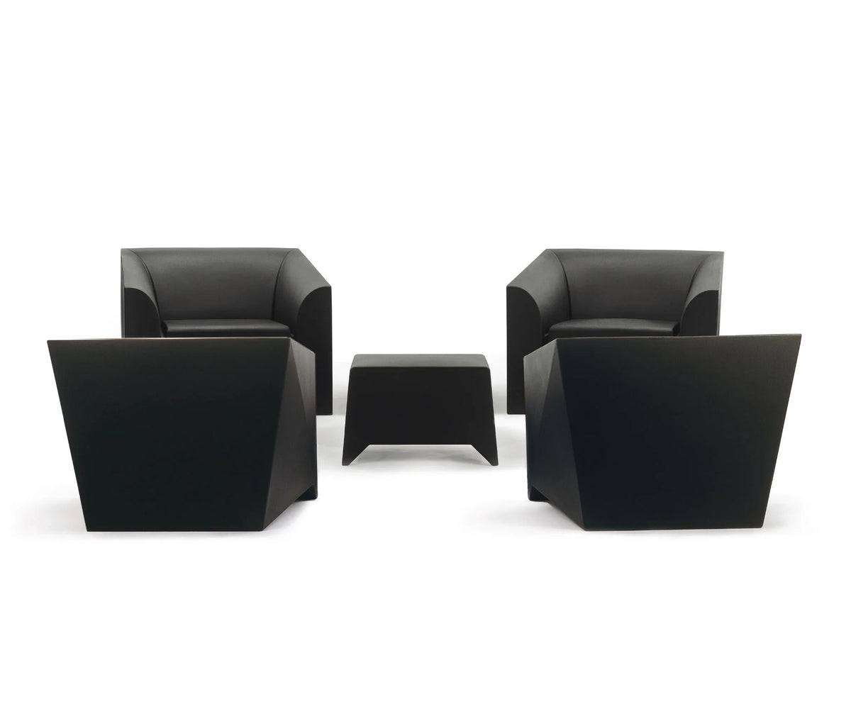 Heller MB5 ottoman tables in dark gray with two matching lounge chairs