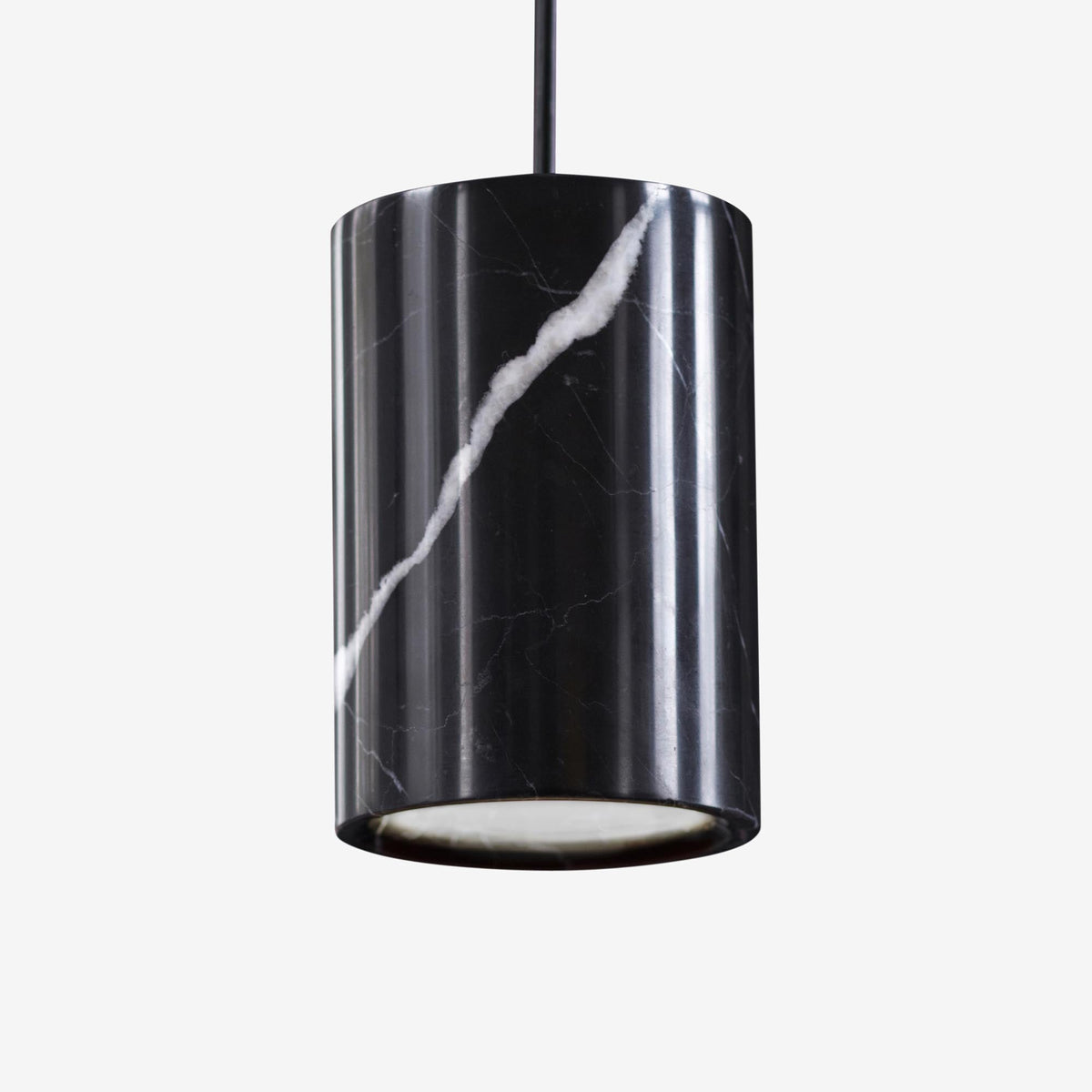 Case Solid Pendant cylinder in Nero Marquina, Nero Marquina marble