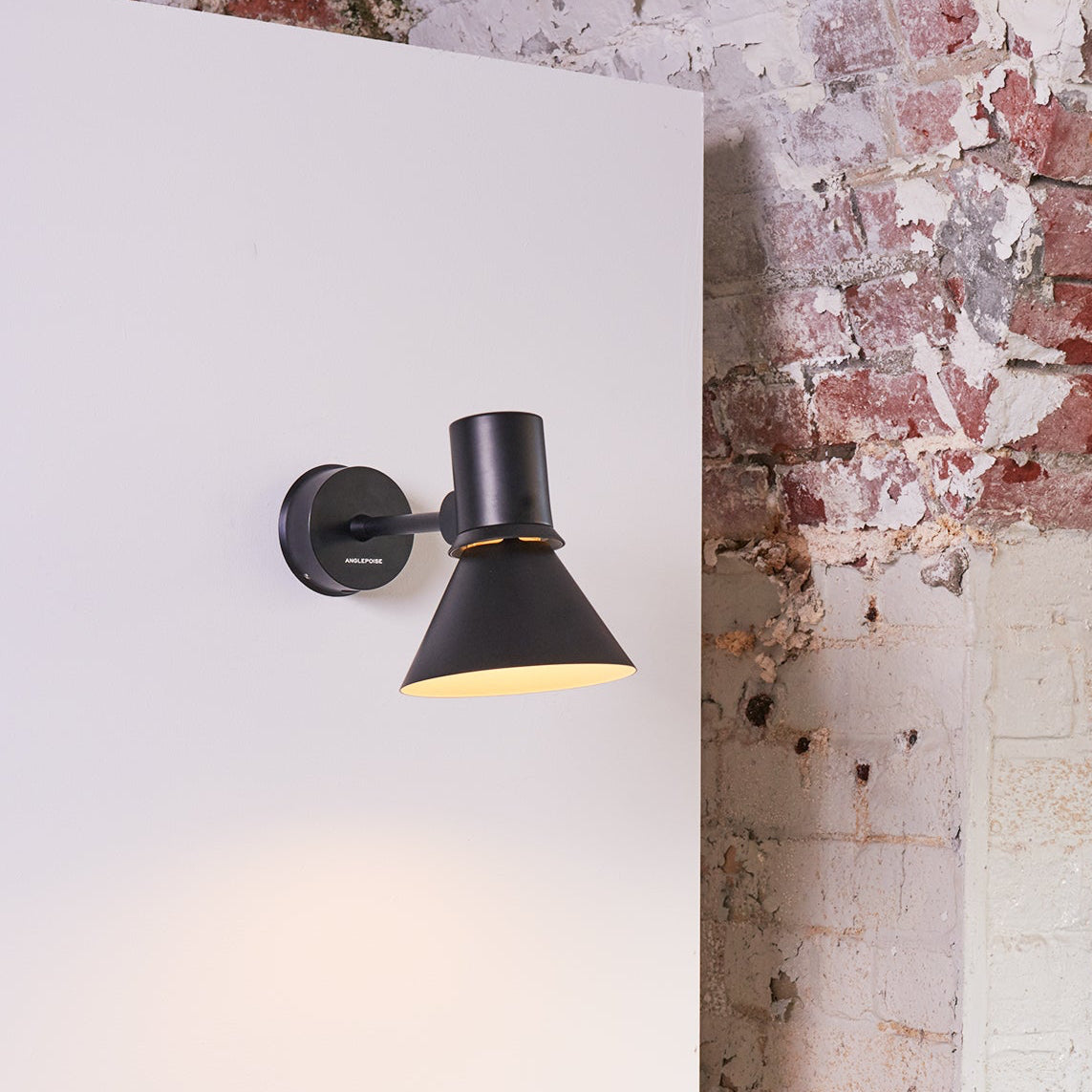 Type 80 Wall Light