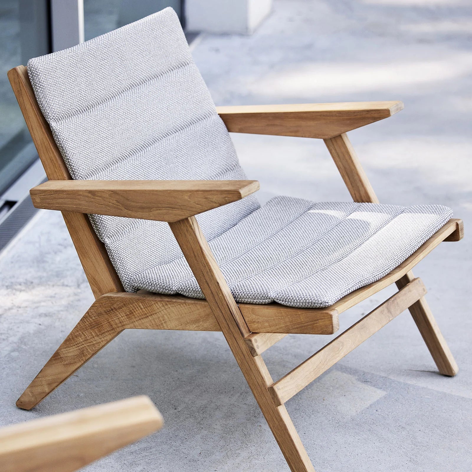 Flip Lounge Chair