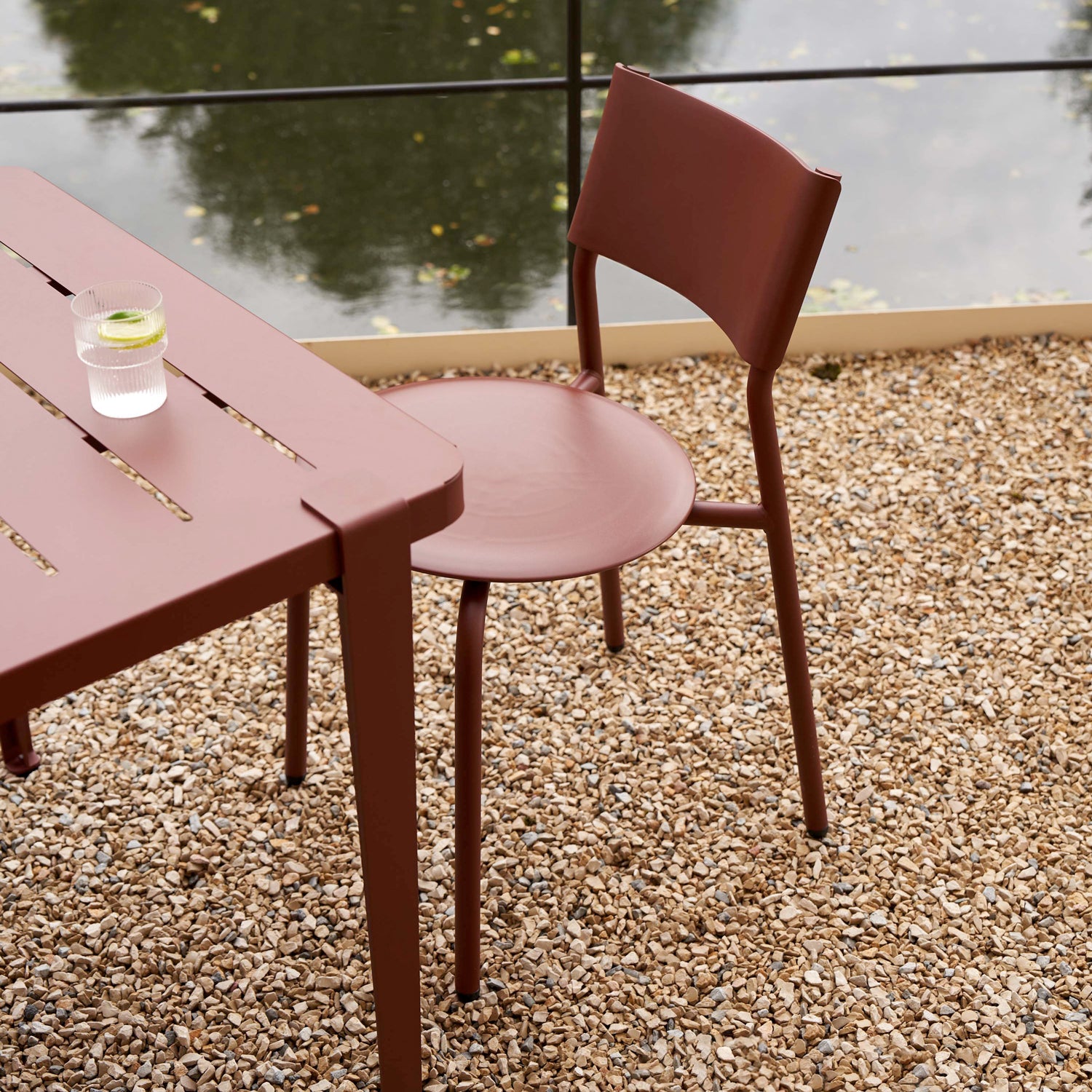 Tiptoe MIDI SSDr Outdoor Chair lifestyle photograph