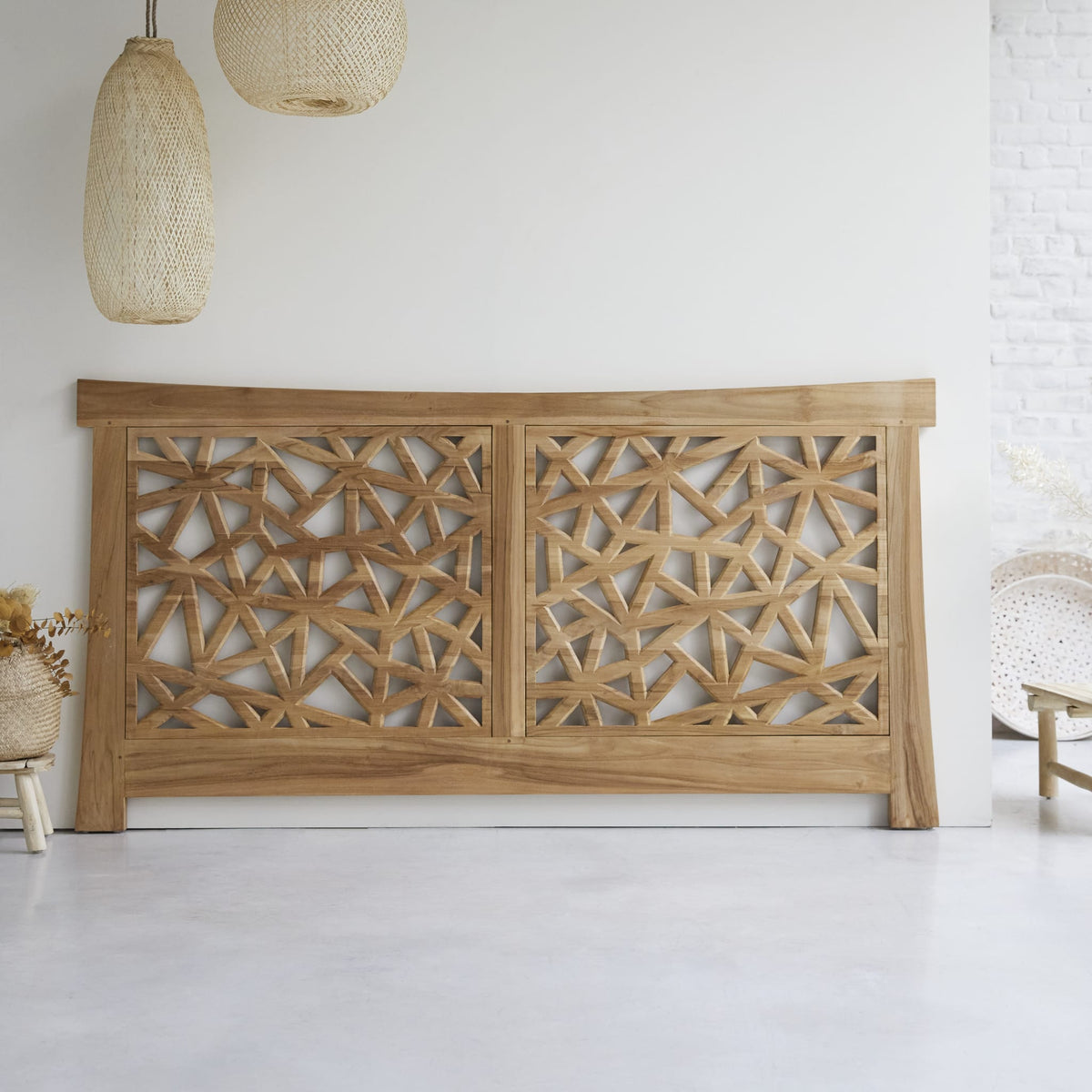 Tikamoon Gentong king size headboard in solid teak, side profile showing the panel thickness