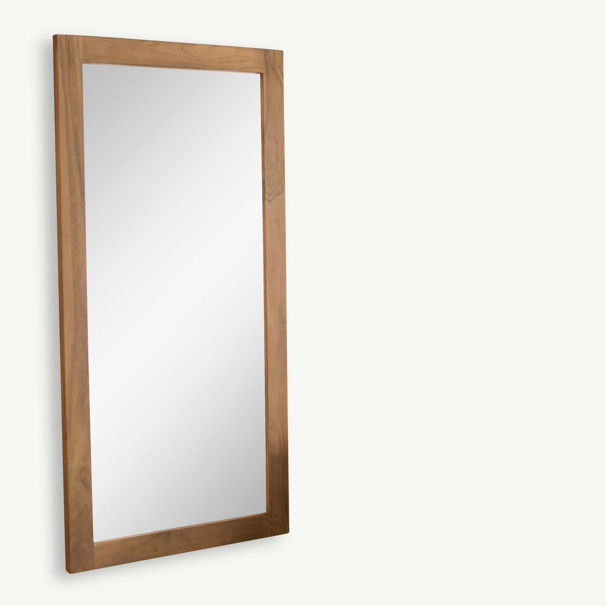 Bahya mirror, close-up of the teak wood grain