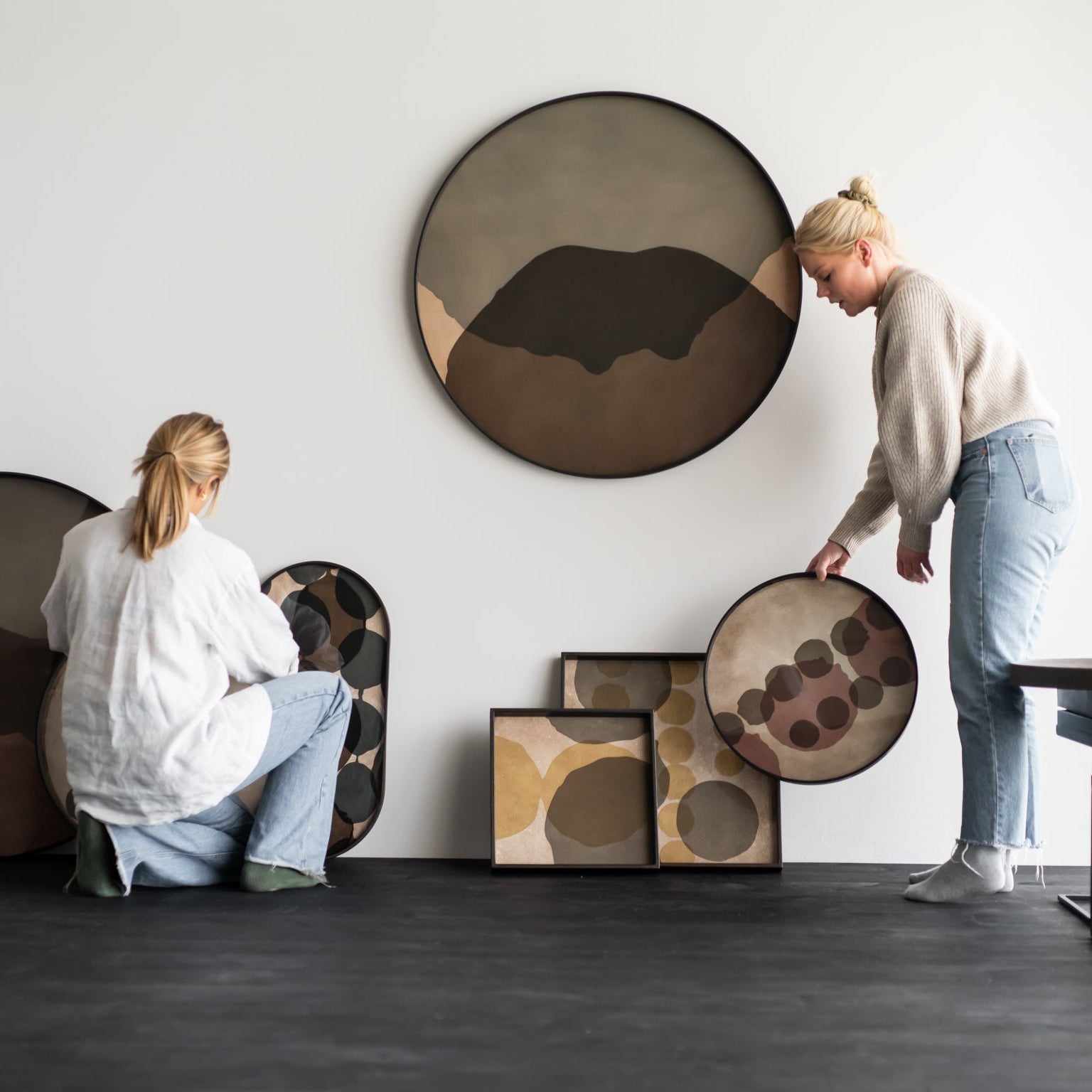 Ethnicraft Overlapping Dots Tray, FSC-certified solid wood furniture by Belgian brand