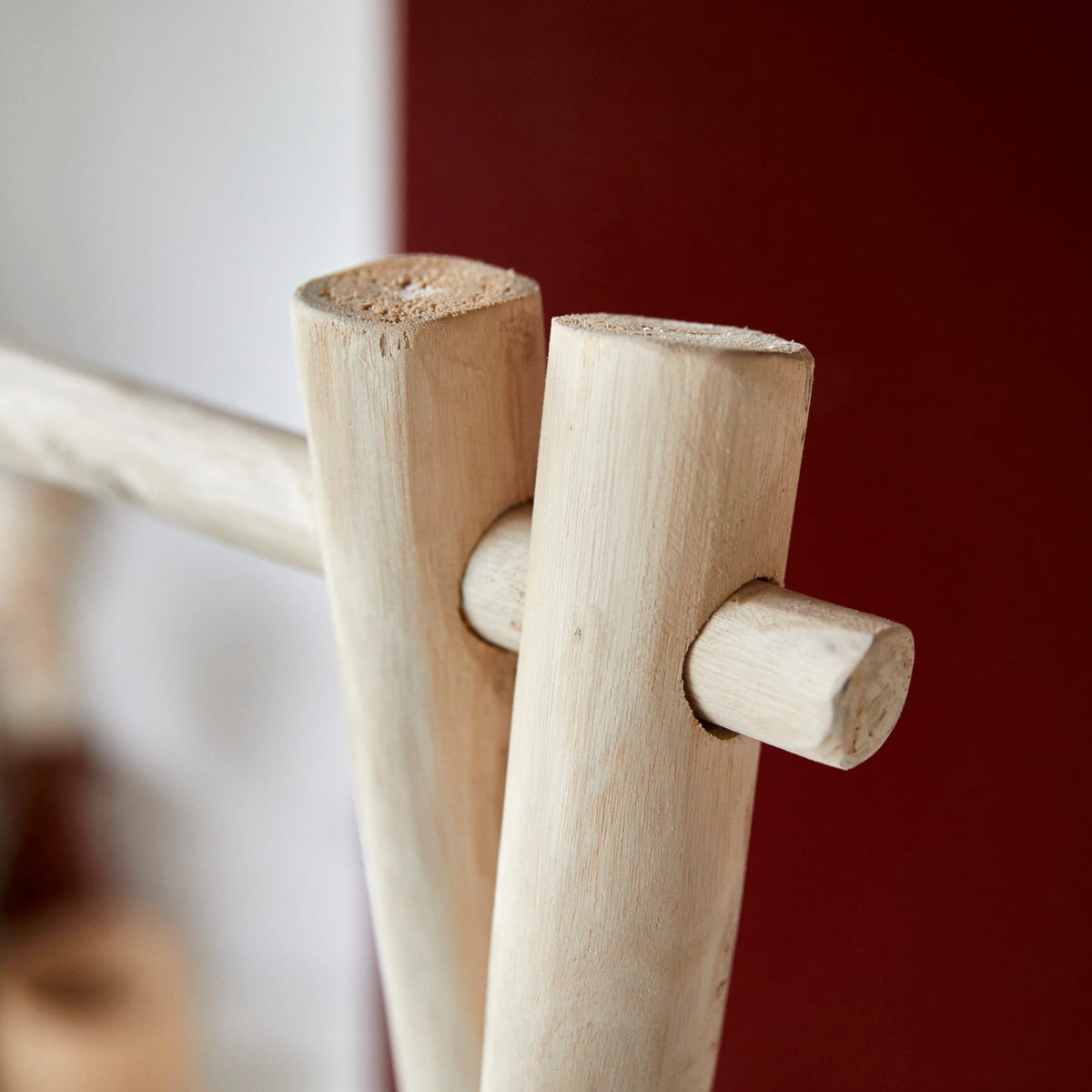 Tikamoon Kilim bathroom shelving in solid teak, detail of the upper towel rail