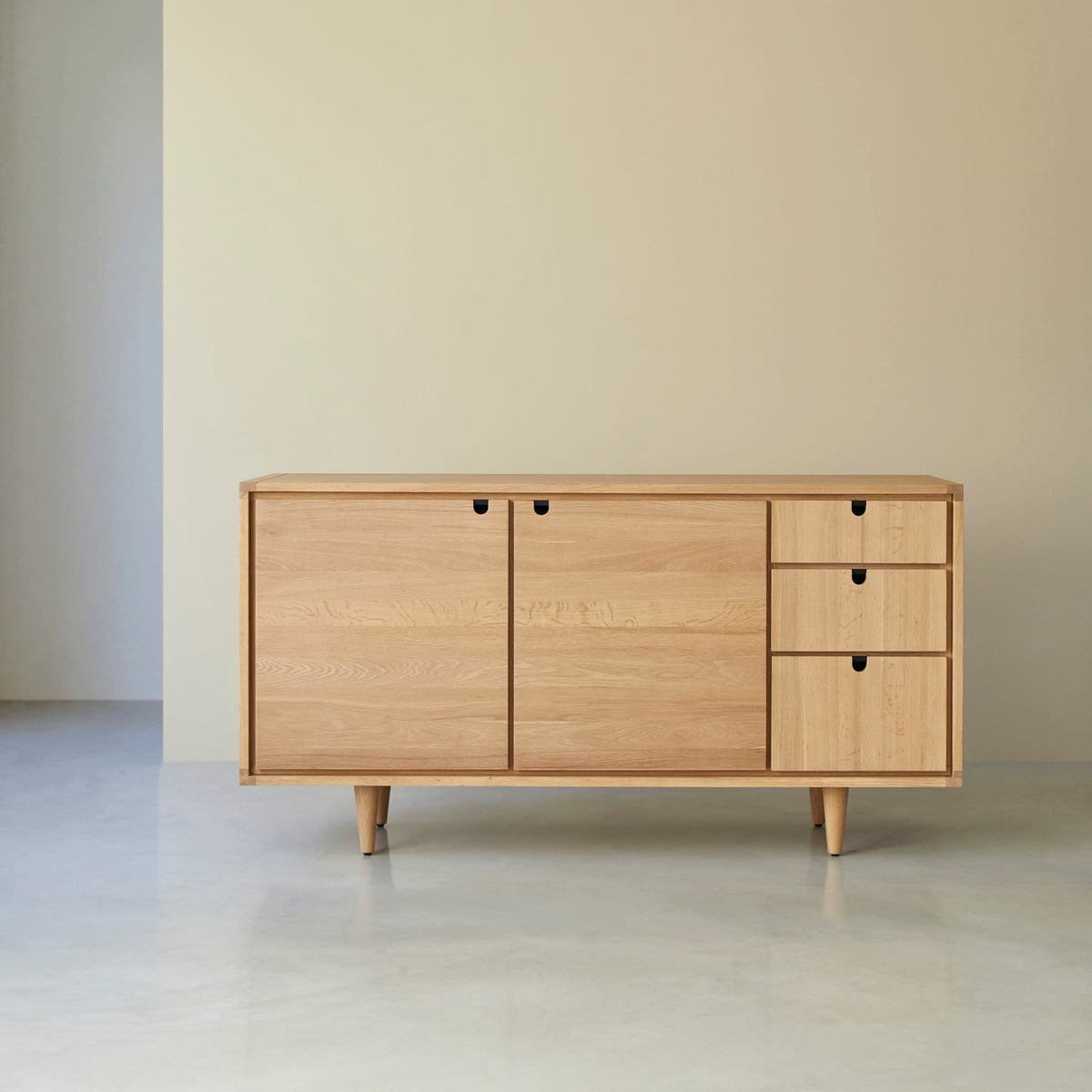 Tikamoon Jonàk sideboard in solid oak, close-up of the top surface