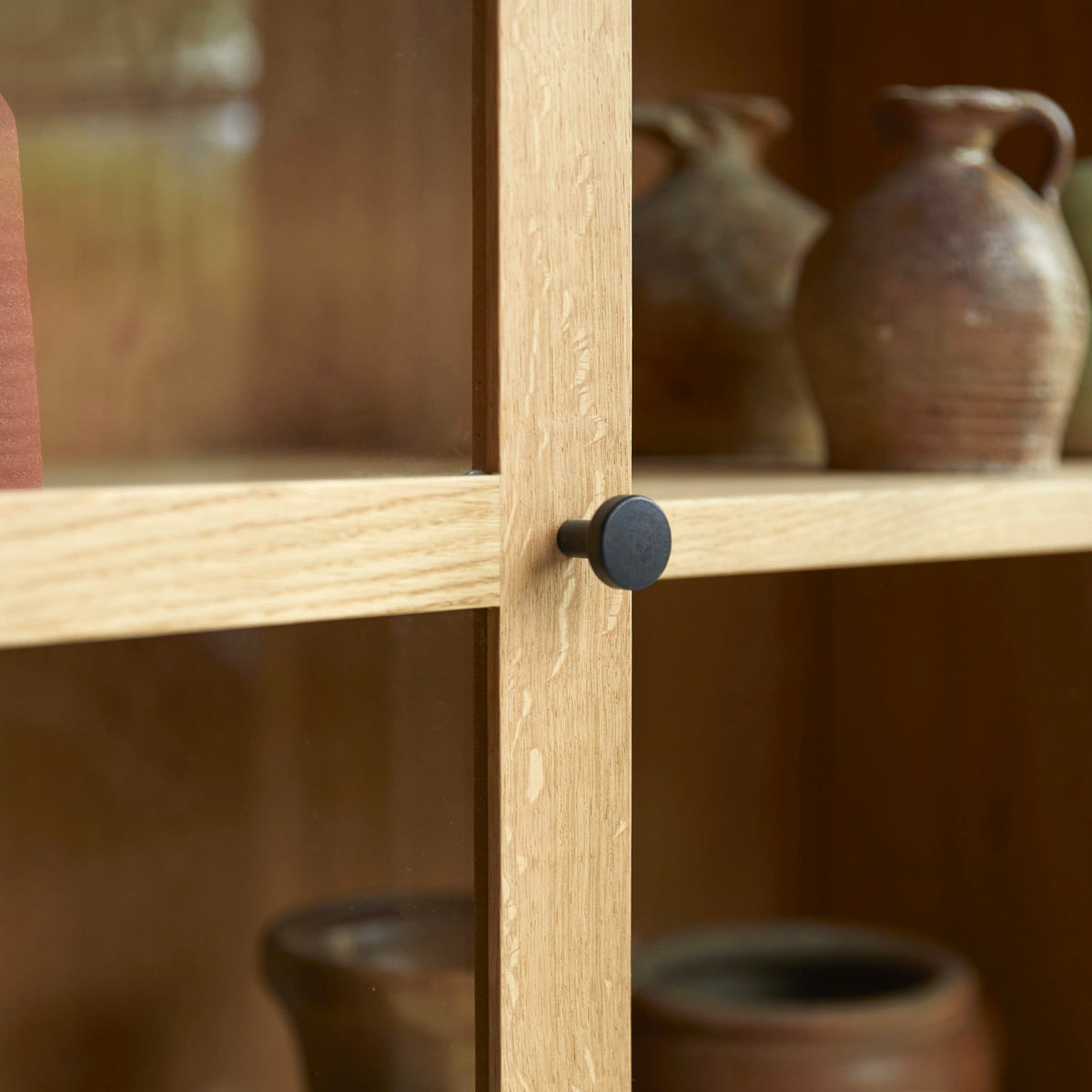 Babeth oak and glass cabinet, side view