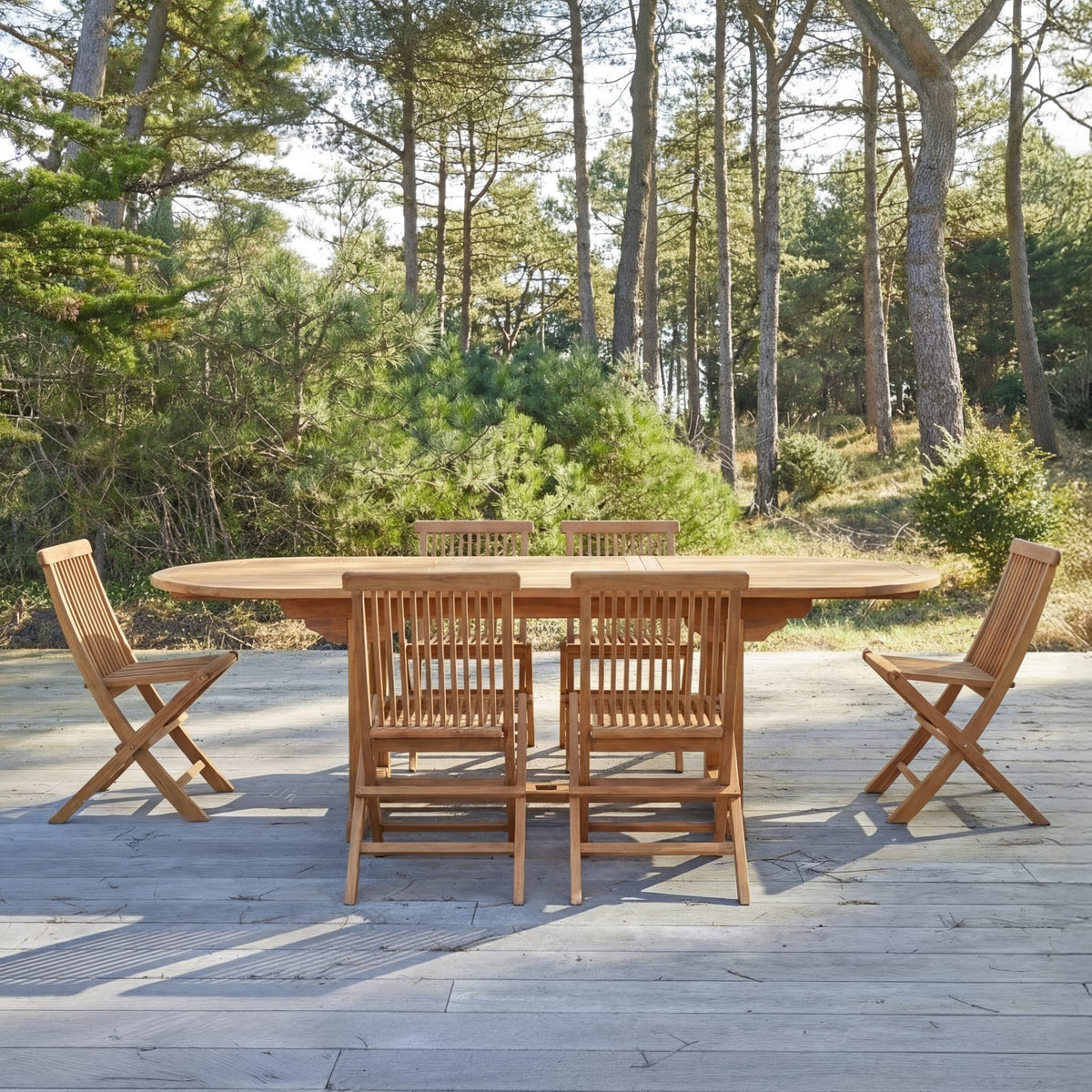 Tikamoon Capri acacia outdoor set, view with the central extension open