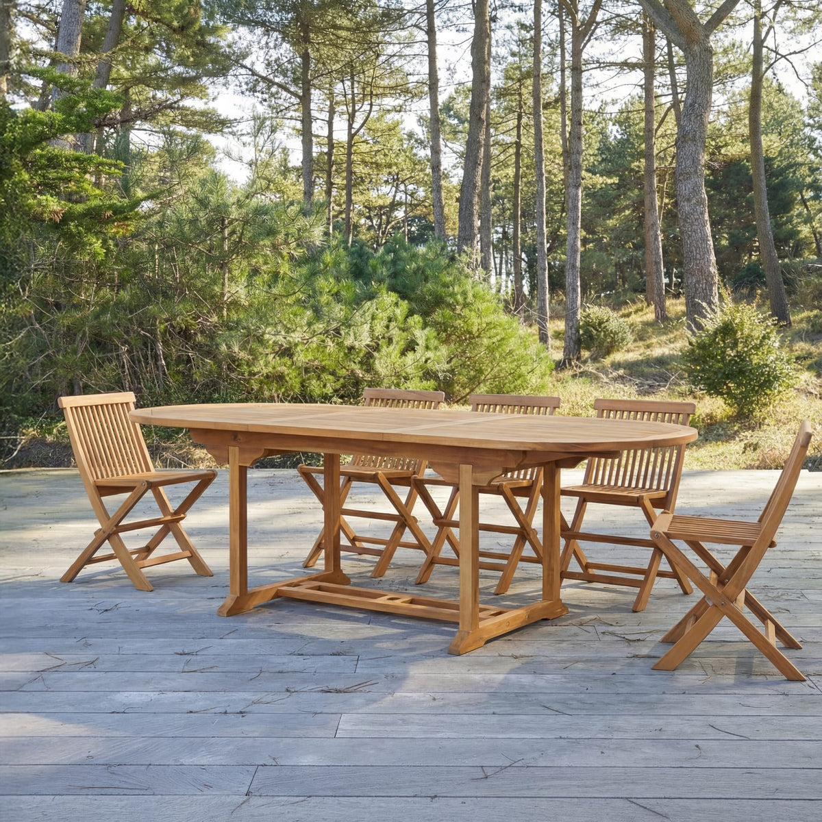 Tikamoon Capri acacia outdoor set, view with the table closed