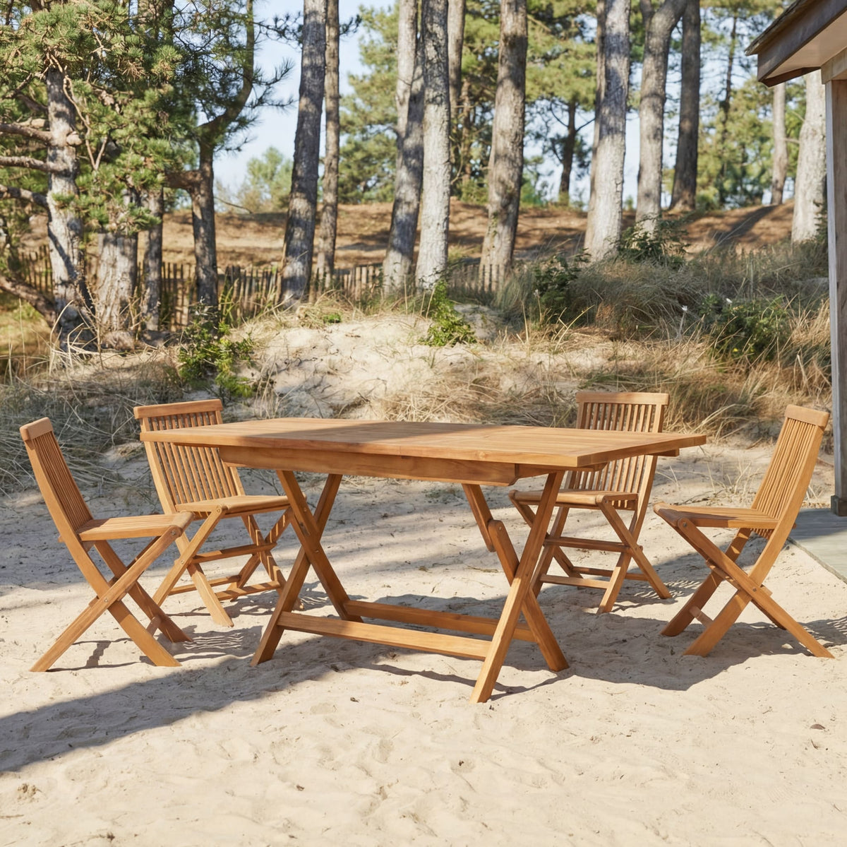 Tikamoon Capri acacia set, view with the central extension open
