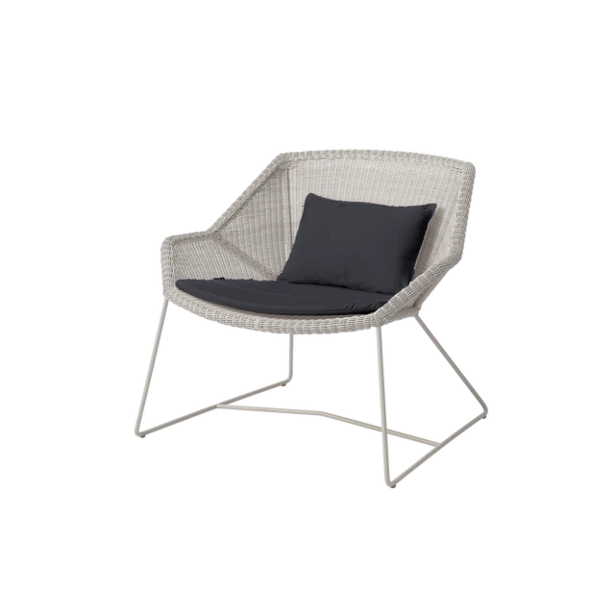 Cane-line Breeze Lounge Chair in Sand with Black cushion