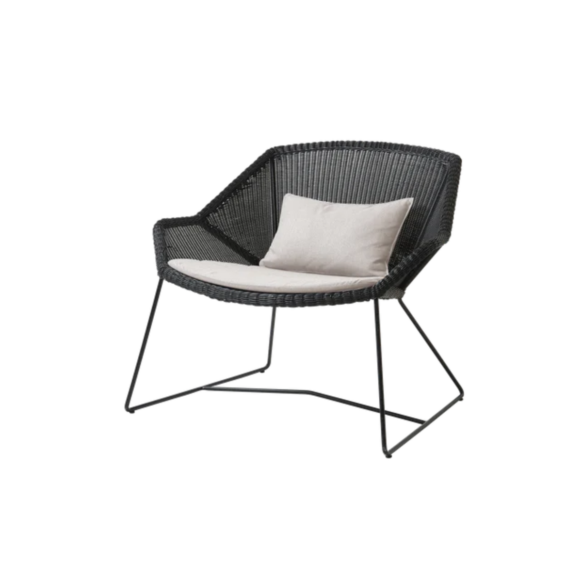 Cane-line Breeze Lounge Chair in Black with Sand cushion