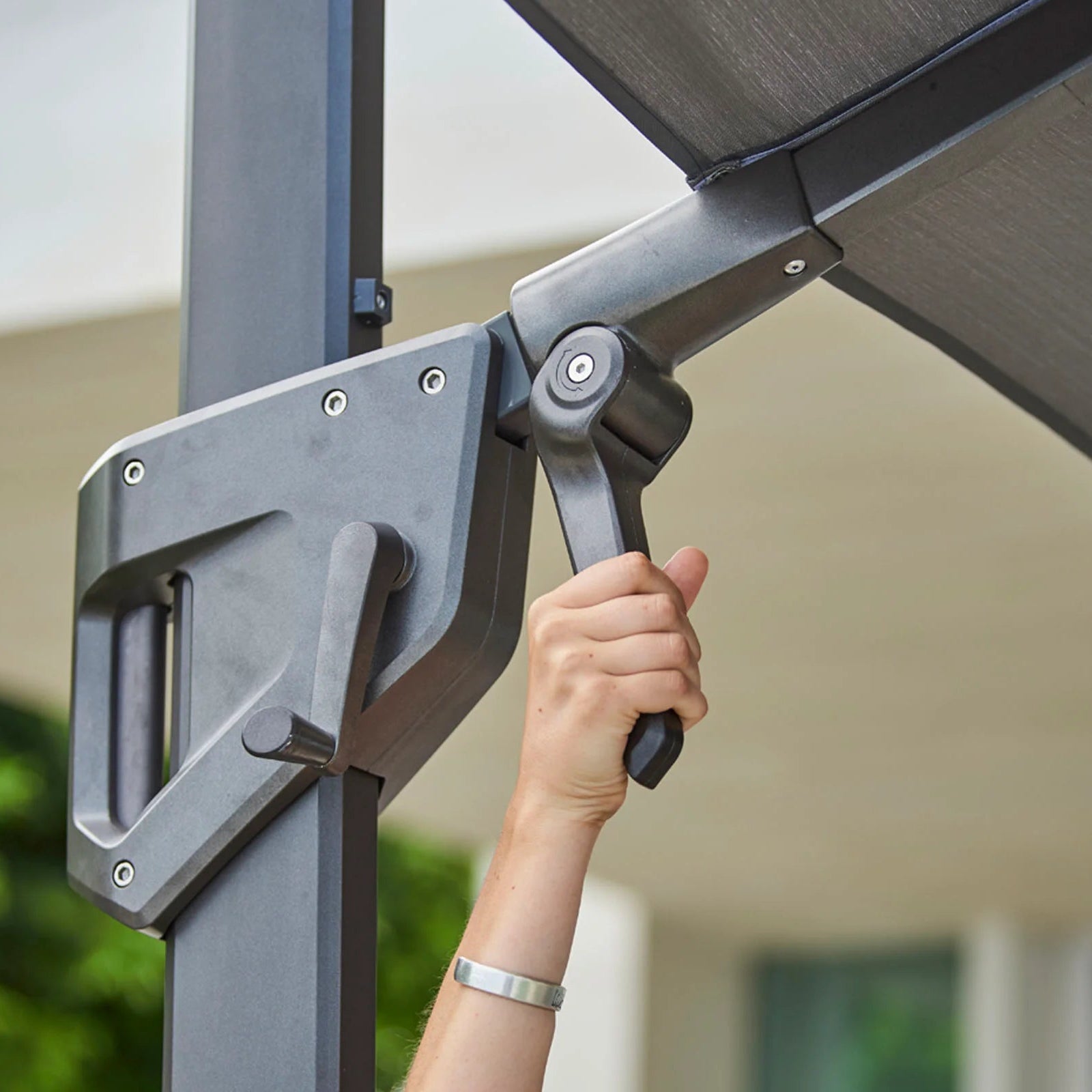 Hyde Luxe Tilt Parasol, 10×10 Ft
