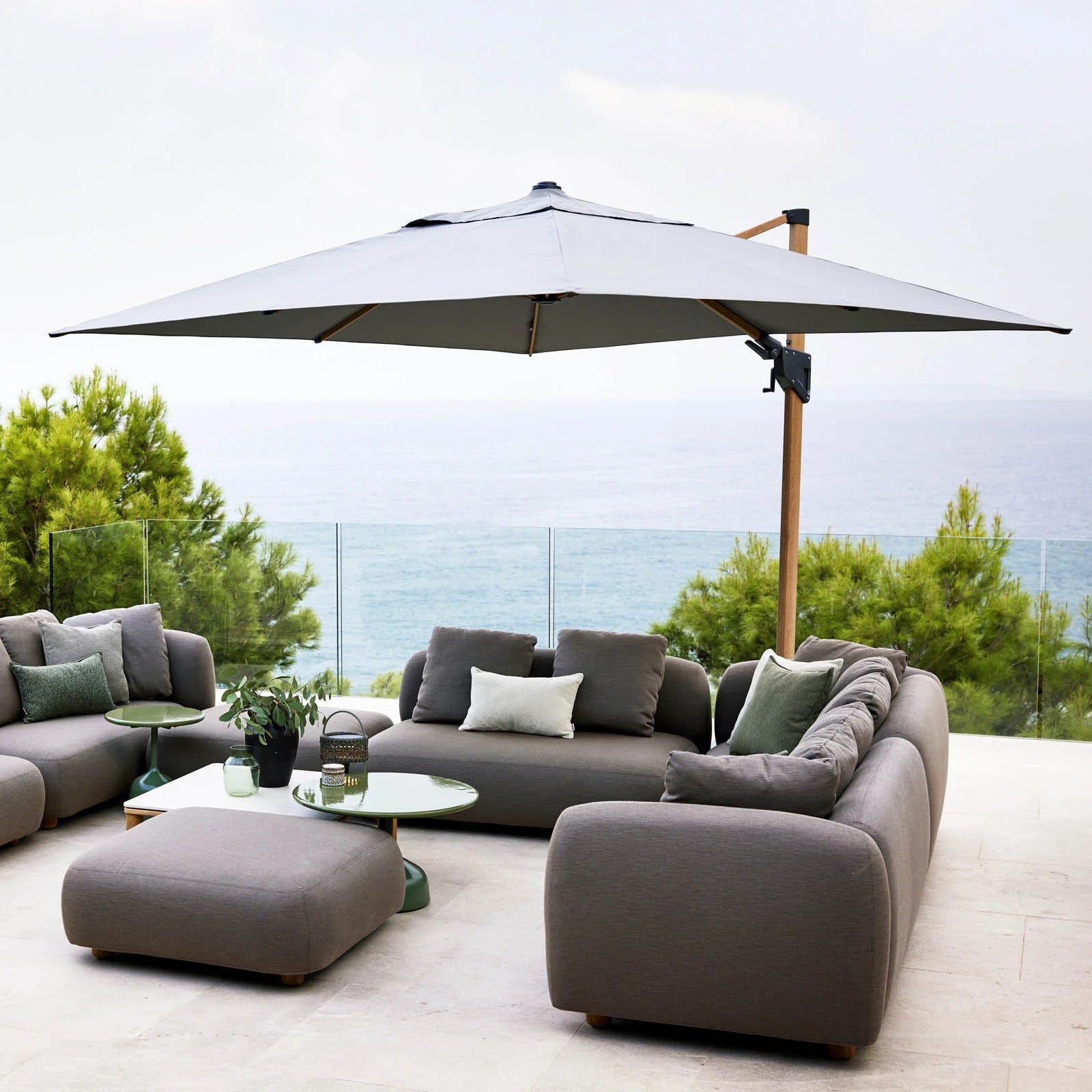 Hyde Luxe Tilt Parasol, 10×10 Ft
