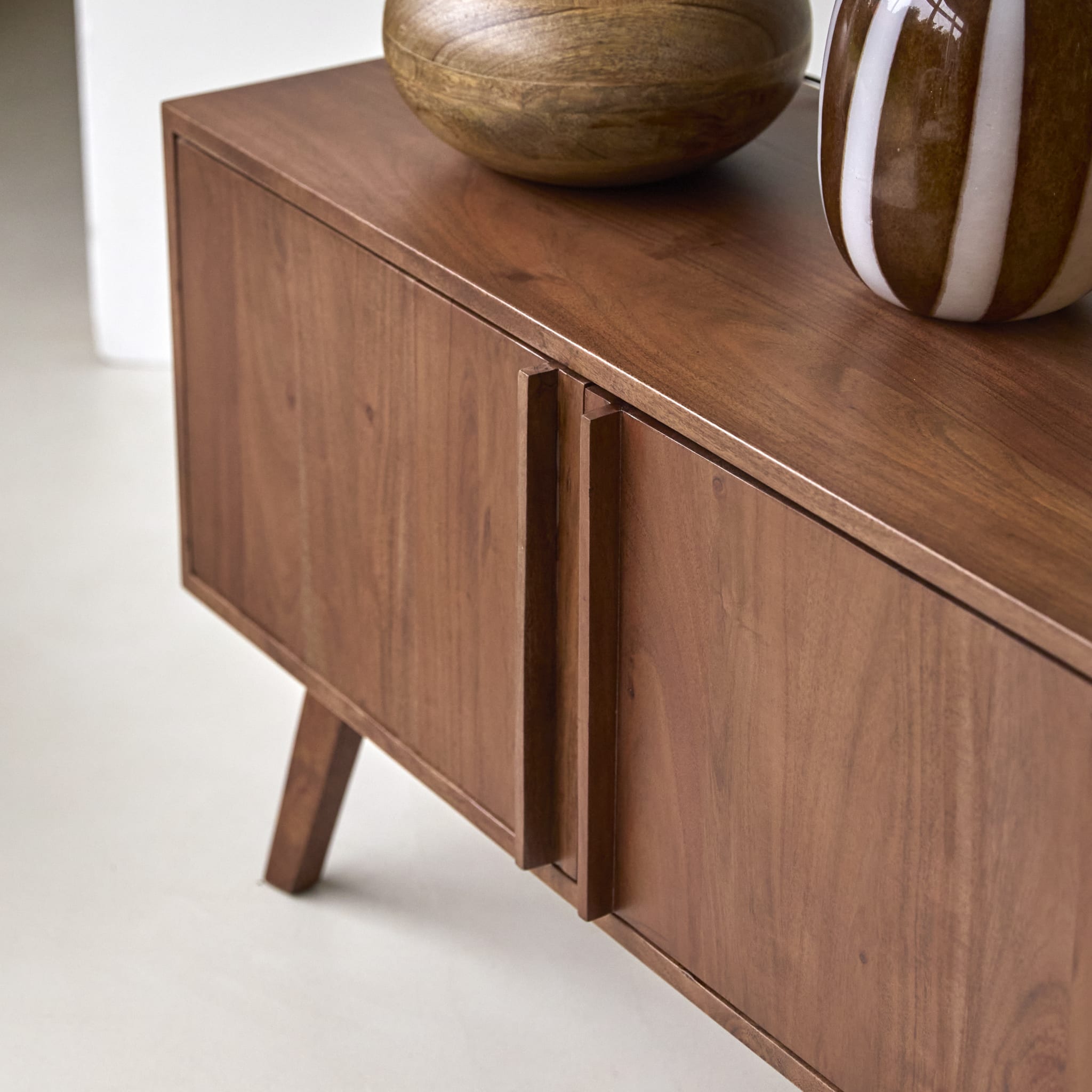 Tikamoon Niels TV stand in solid acacia wood, rear view