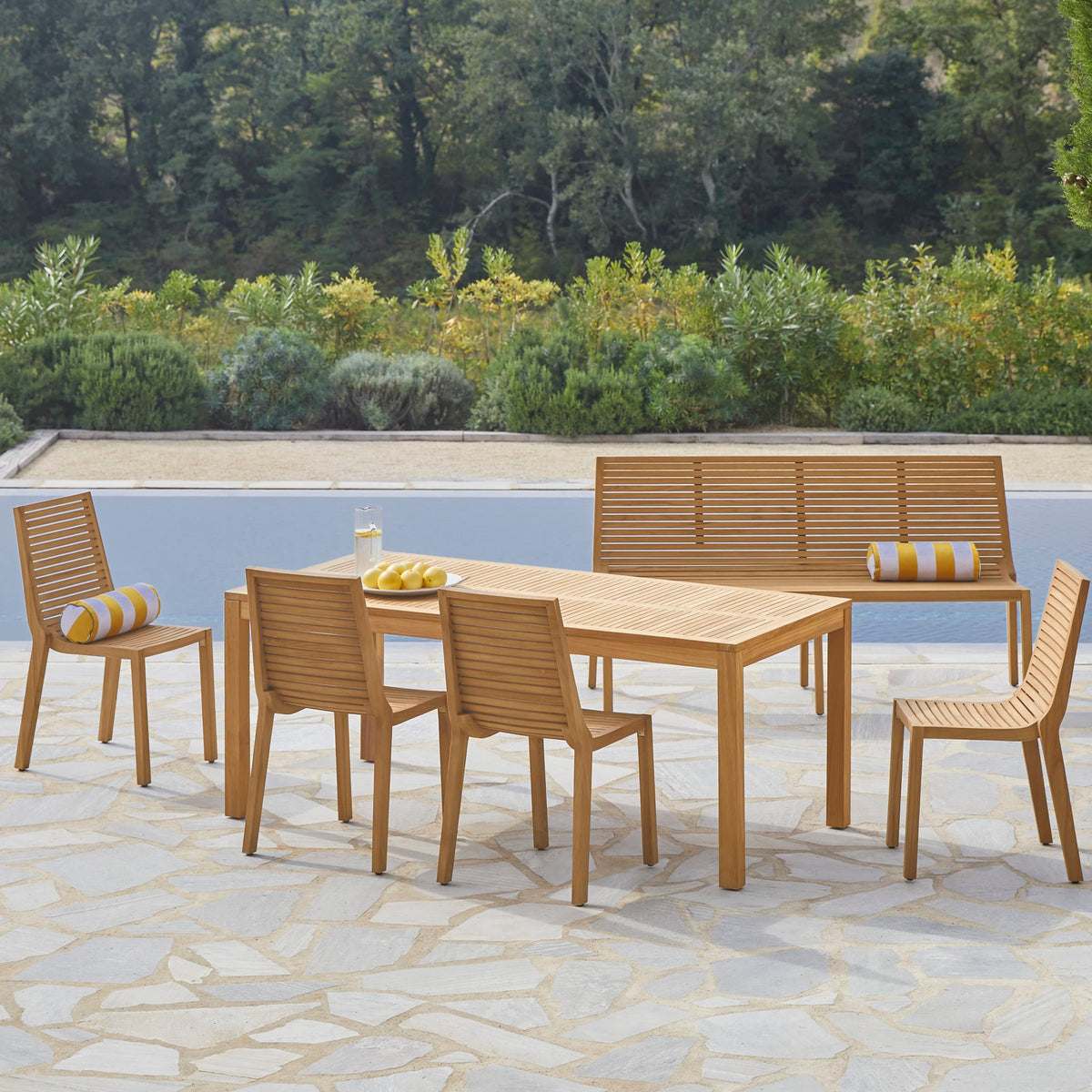 Tikamoon Téo teak dining set, front view of the full set