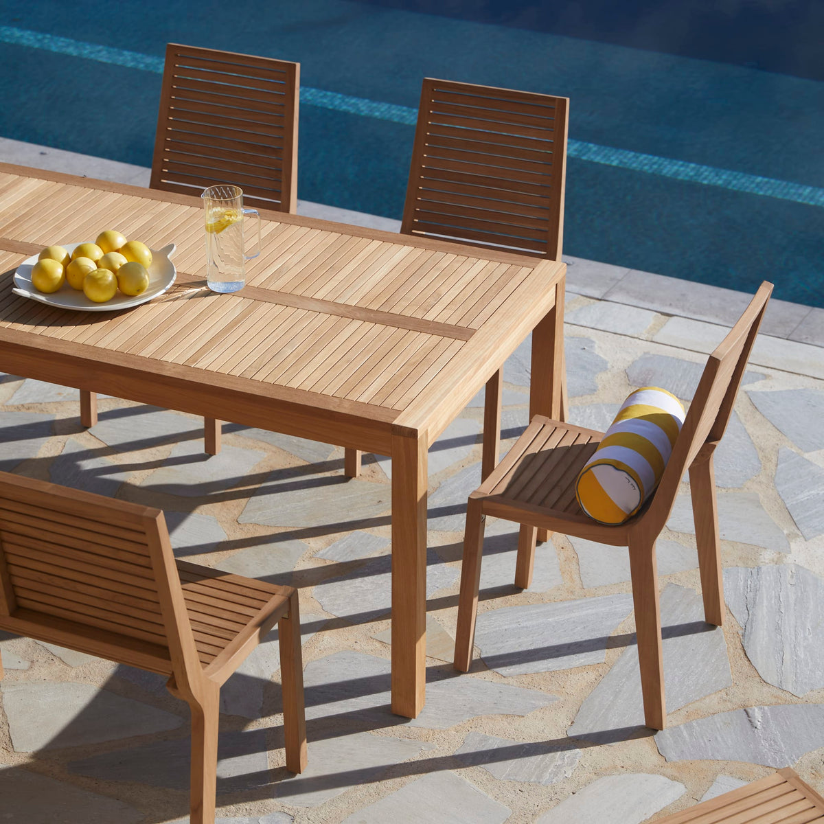 Tikamoon Téo teak dining set, detail of a chair back