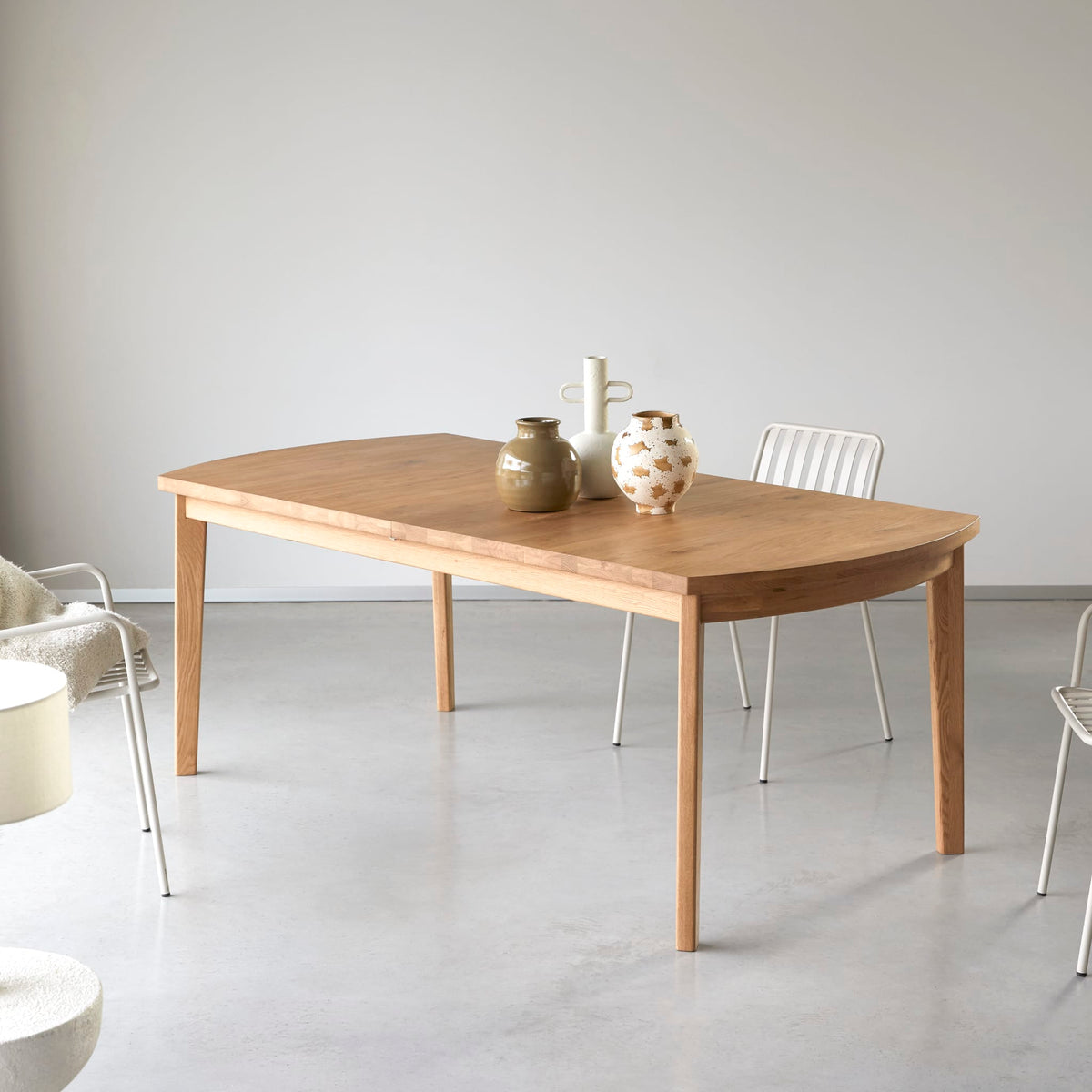 Tikamoon Maia oak dining table, overhead view of the top